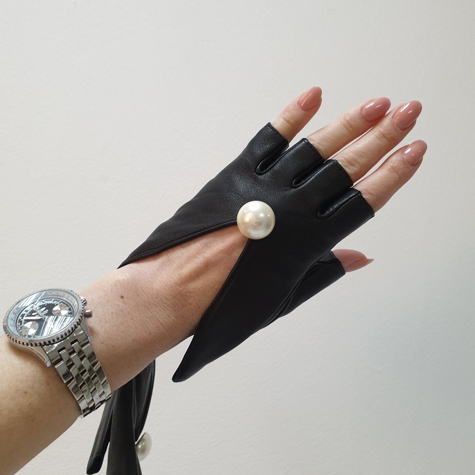 Chanel NWOT Chanel Black Leather Faux Pearl Fingerless Gloves Sz. 7 Size ONE SIZE - 7 Thumbnail
