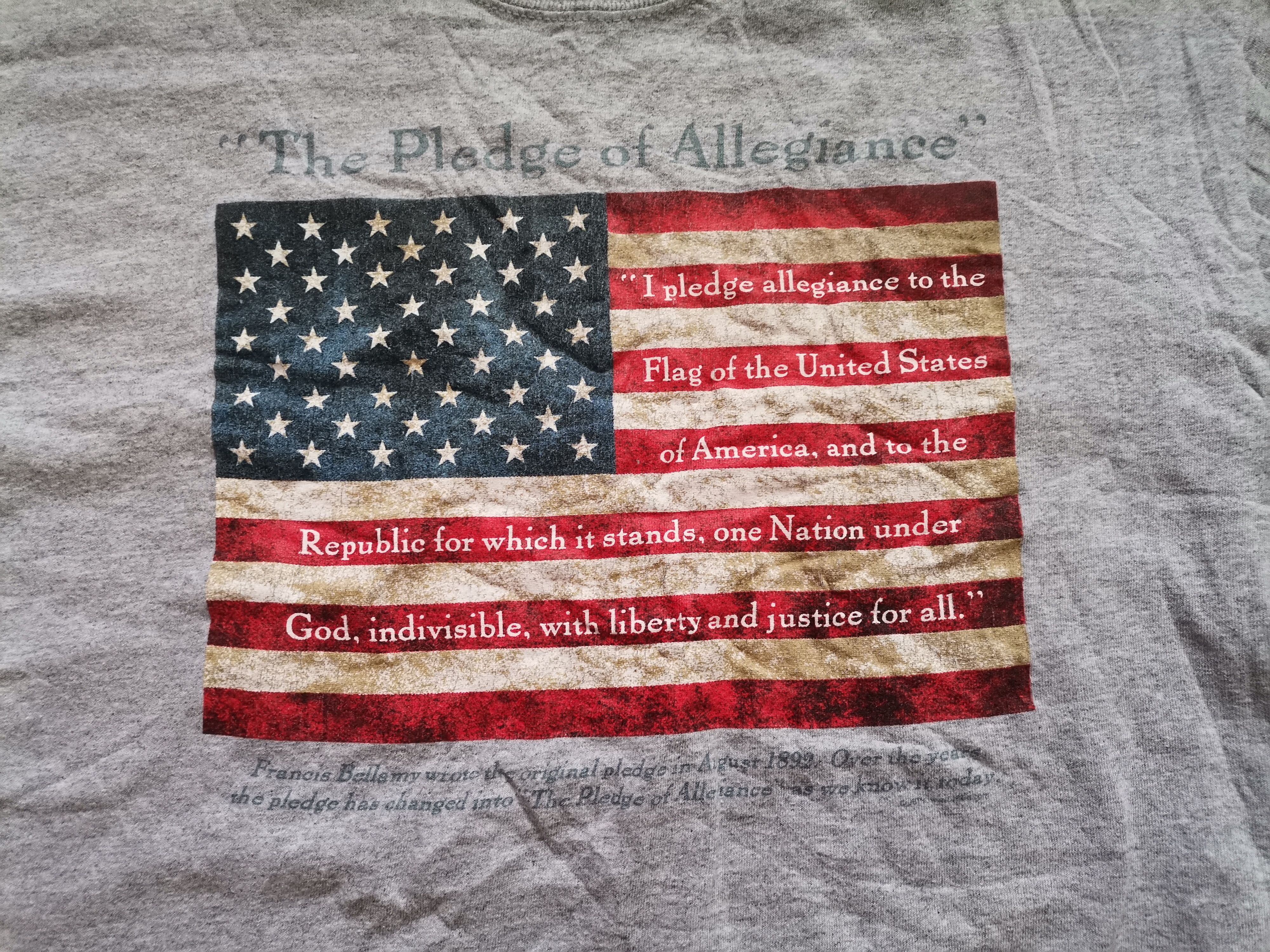 Vintage Vintage Gildan The Pledge of Allegiance T-Shirt Size US M / EU 48-50 / 2 - 2 Thumbnail