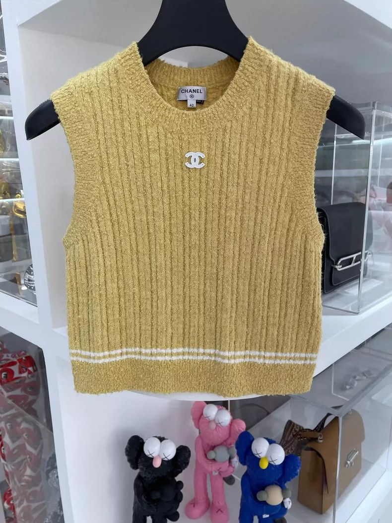 Chanel Chanel Preview Series Yellow Knitted Vest Size M / US 6-8 / IT 42-44 - 1 Thumbnail