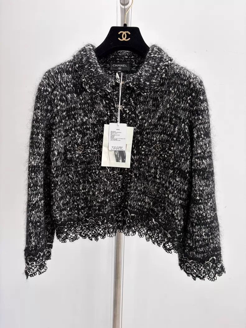 Chanel Chanel Doll collar black and white blended knitted short c Size XS / US 0-2 / IT 36-38 - 1 Thumbnail