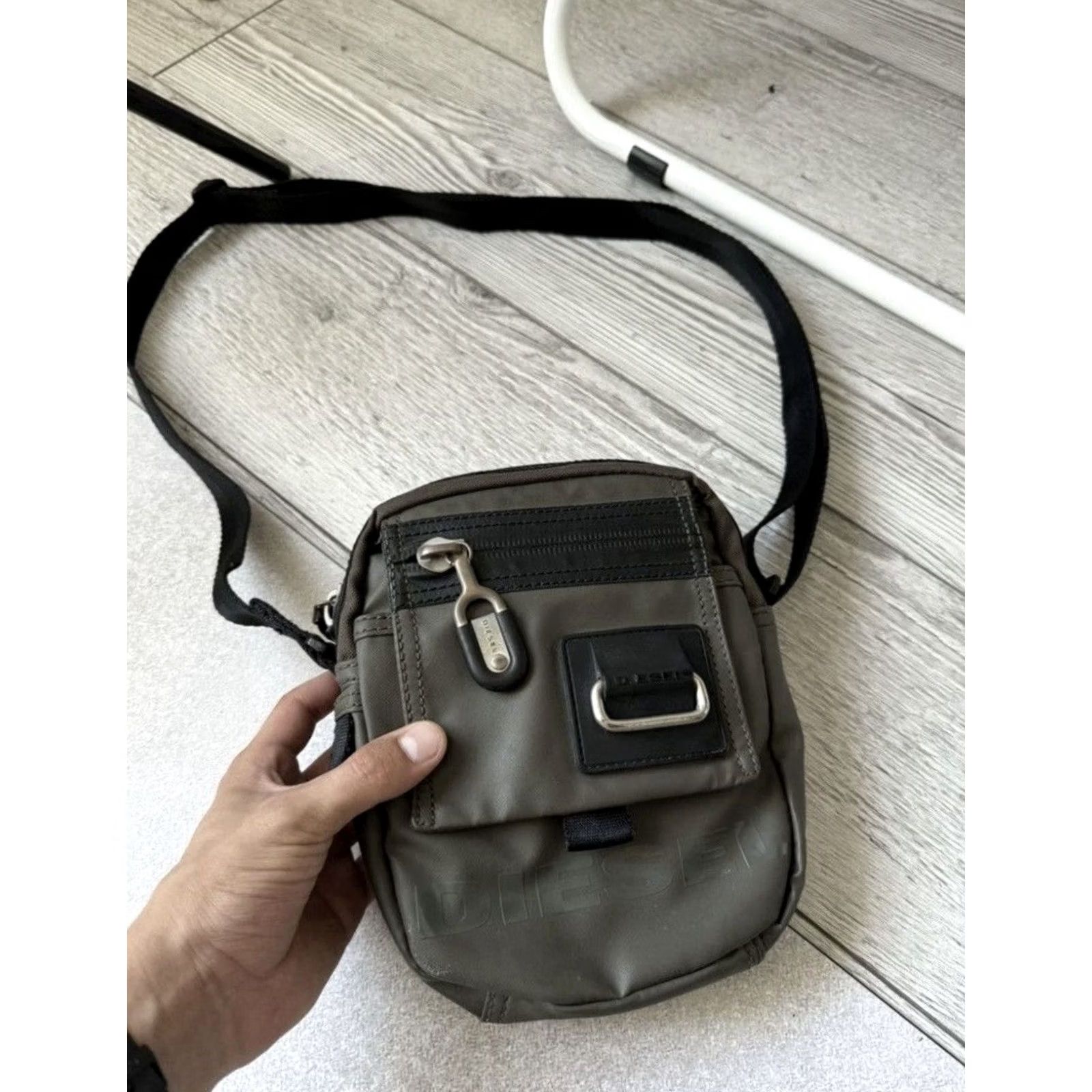 Diesel VINTAGE Diesel Shoulders Crossbody Bag Green Leather 90s Y2K Crossbody Mens Bag Vintage 90s Streetwear USA Japan Army City Leather Green Diesel Size ONE SIZE - 4 Thumbnail