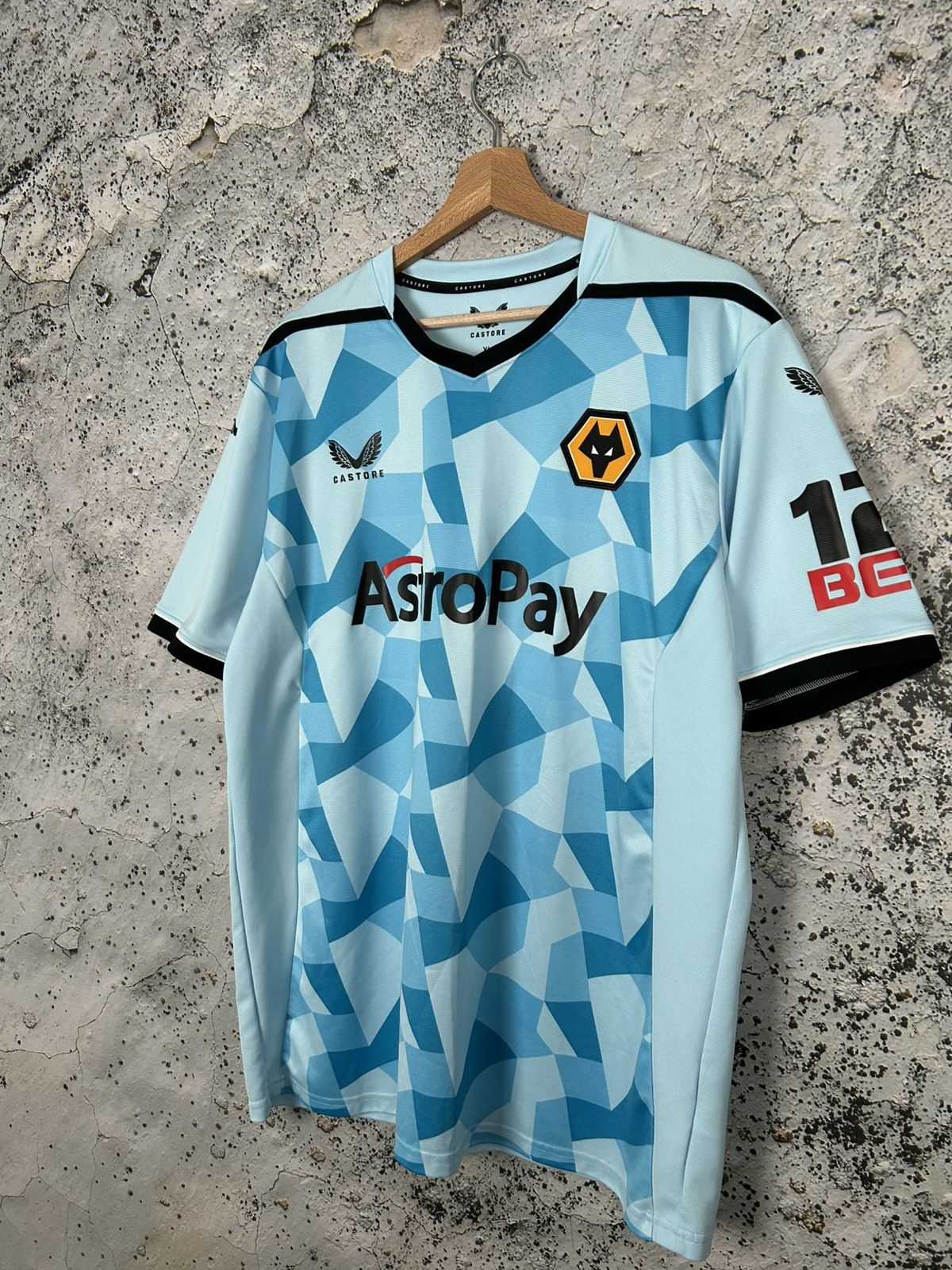 Castore Wolves Premier League Castore Soccer Jersey Football Size US XL / EU 56 / 4 - 2 Thumbnail