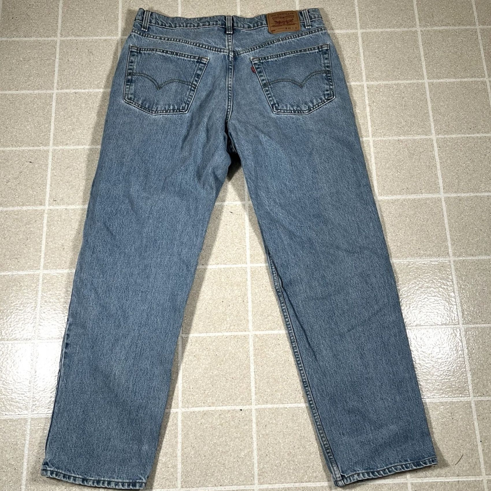 Levi's VINTAGE Levi's 550 Jeans Mens 36x31 Light Blue Denim Wide-Leg Baggy Grunge Sketchy Size US 36 / EU 52 - 2 Thumbnail