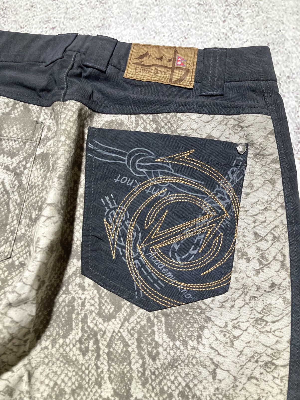 Japanese Brand 2000s BlackYak Snake Skin Pattern Nylon Outdoor Pants Size US 27 - 17 Thumbnail
