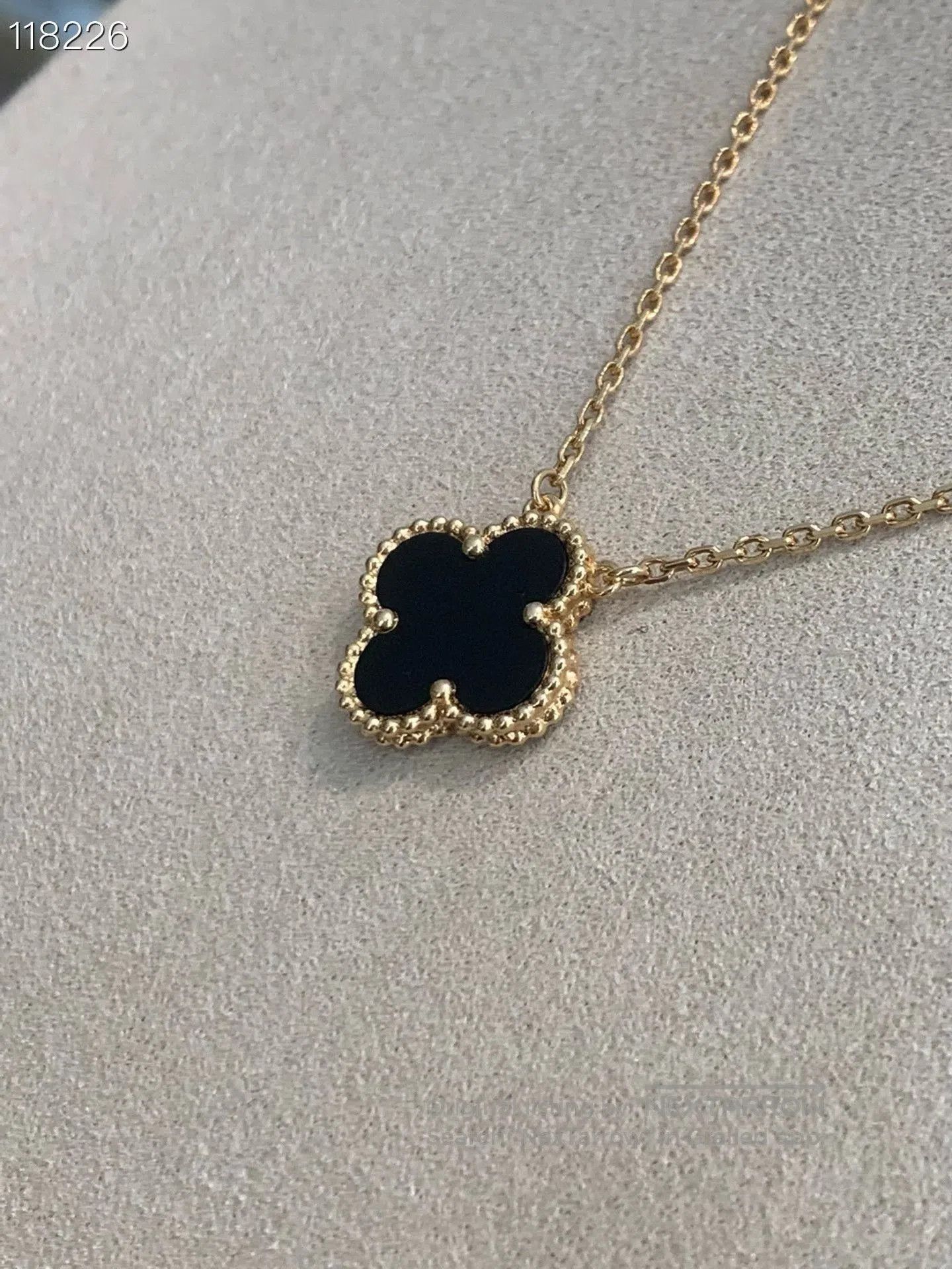 Van Cleef & Arpels Vca 100105C01 Medium Black Flower Necklace. Size ONE SIZE - 3 Thumbnail