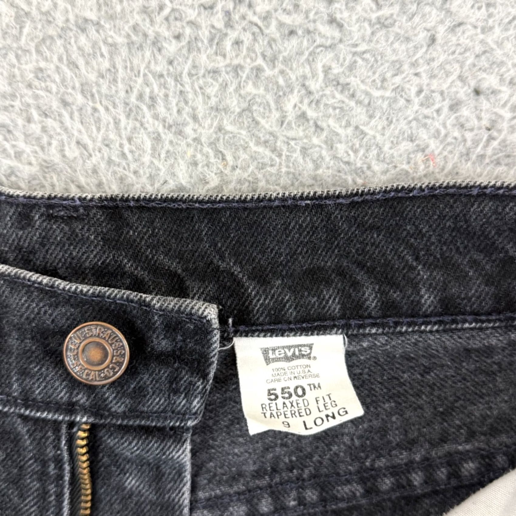 Levi's VINTAGE Levi's 550 Jean Shorts Womens 9 Black Relaxed Baggy 90s Loose Biker 8" Jeans Shorts 29 in Waist Mens Girls Womens Size 30" / US 8 / IT 44 - 6 Thumbnail