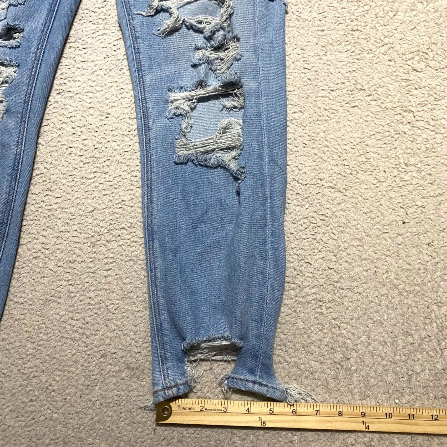 American Eagle Outfitters American Eagle Outfitters Womens Jeans Mom Style Distressed High Rise Blue Denim 90s Vintage Theme 6 Regular Size 27x26 Clothes Womens Jeans Size 28" / US 6 / IT 42 - 5 Thumbnail