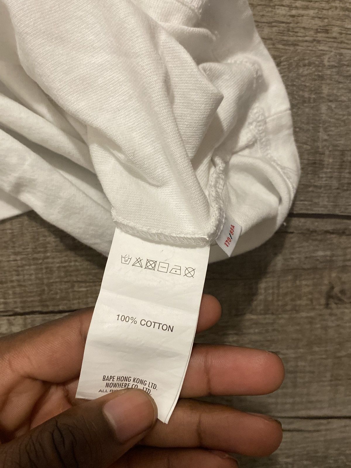 Aape × Bape White holographic Aape t-shirt Size US S / EU 44-46 / 1 - 3 Thumbnail
