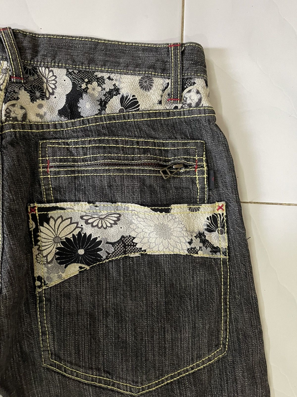Japanese Brand Black Denim Floral Size US 32 / EU 48 - 5 Thumbnail