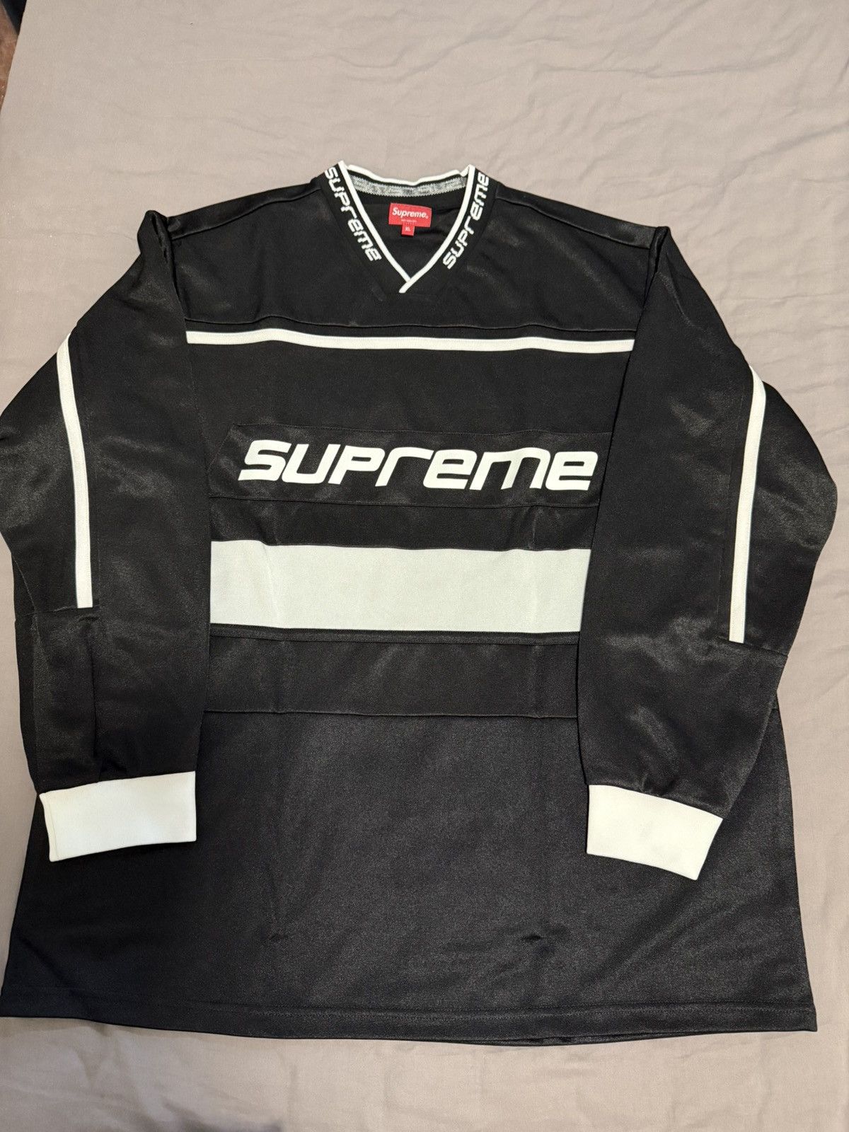Supreme Supreme fw18 warm up hockey Jersey black Size US XL / EU 56 / 4 - 1 Thumbnail