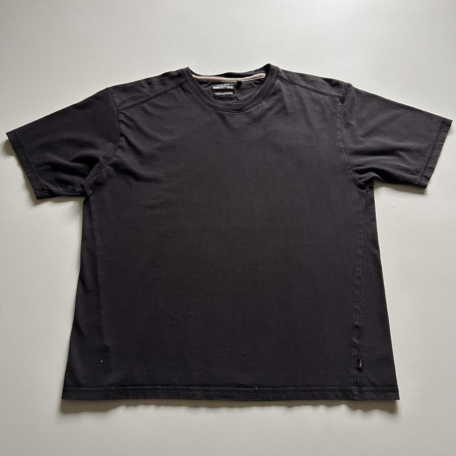 Vintage Vintage 2000s Sun Faded Black Blank Basic T Shirt Medium Size US M / EU 48-50 / 2 - 1 Thumbnail