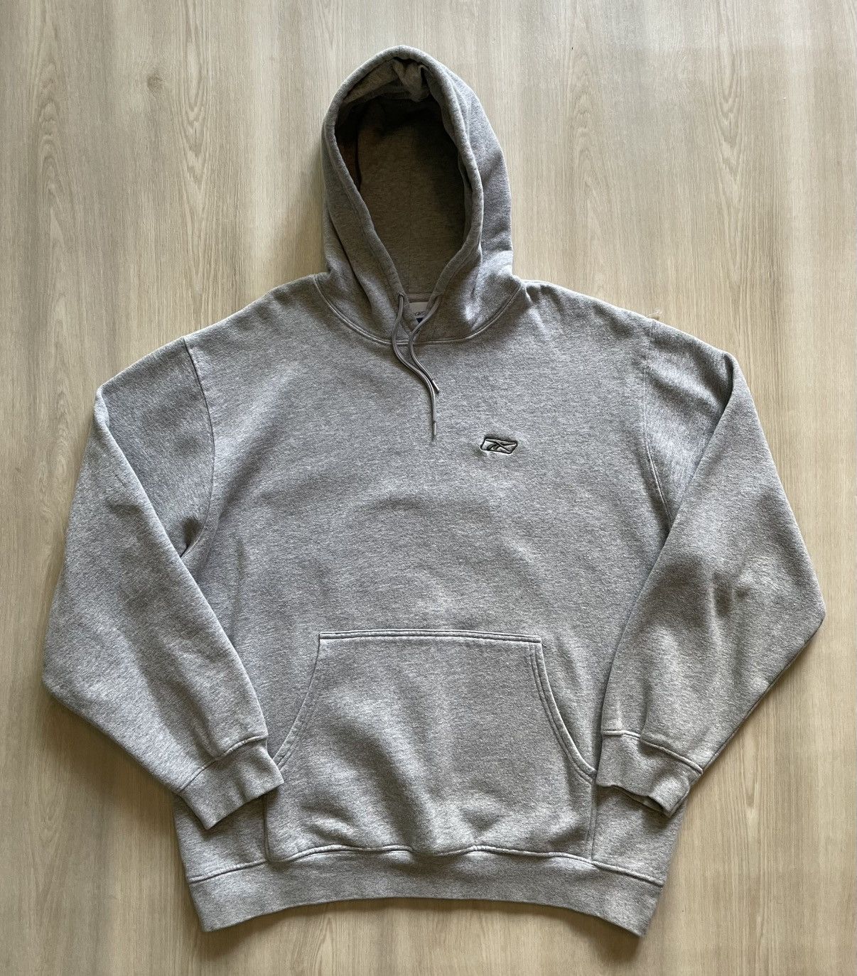Vintage Vintage Reebok Essential Hoodie Embroidered Logo XL Size US XL / EU 56 / 4 - 1 Thumbnail