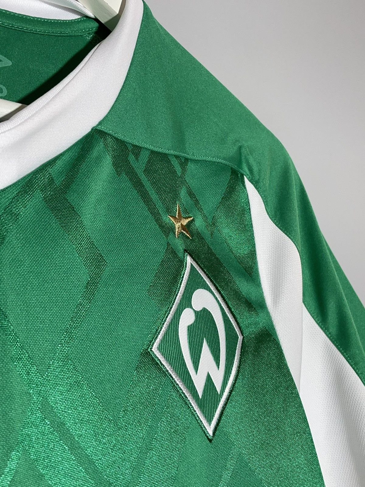Umbro Werder Bremen Umbro 2020-21 Home Y2k Football Shirt Size US S / EU 44-46 / 1 - 4 Thumbnail
