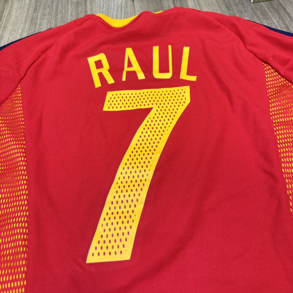 Adidas Spain 02/03 home shirt #7 Raul Size US L / EU 52-54 / 3 - 4 Thumbnail