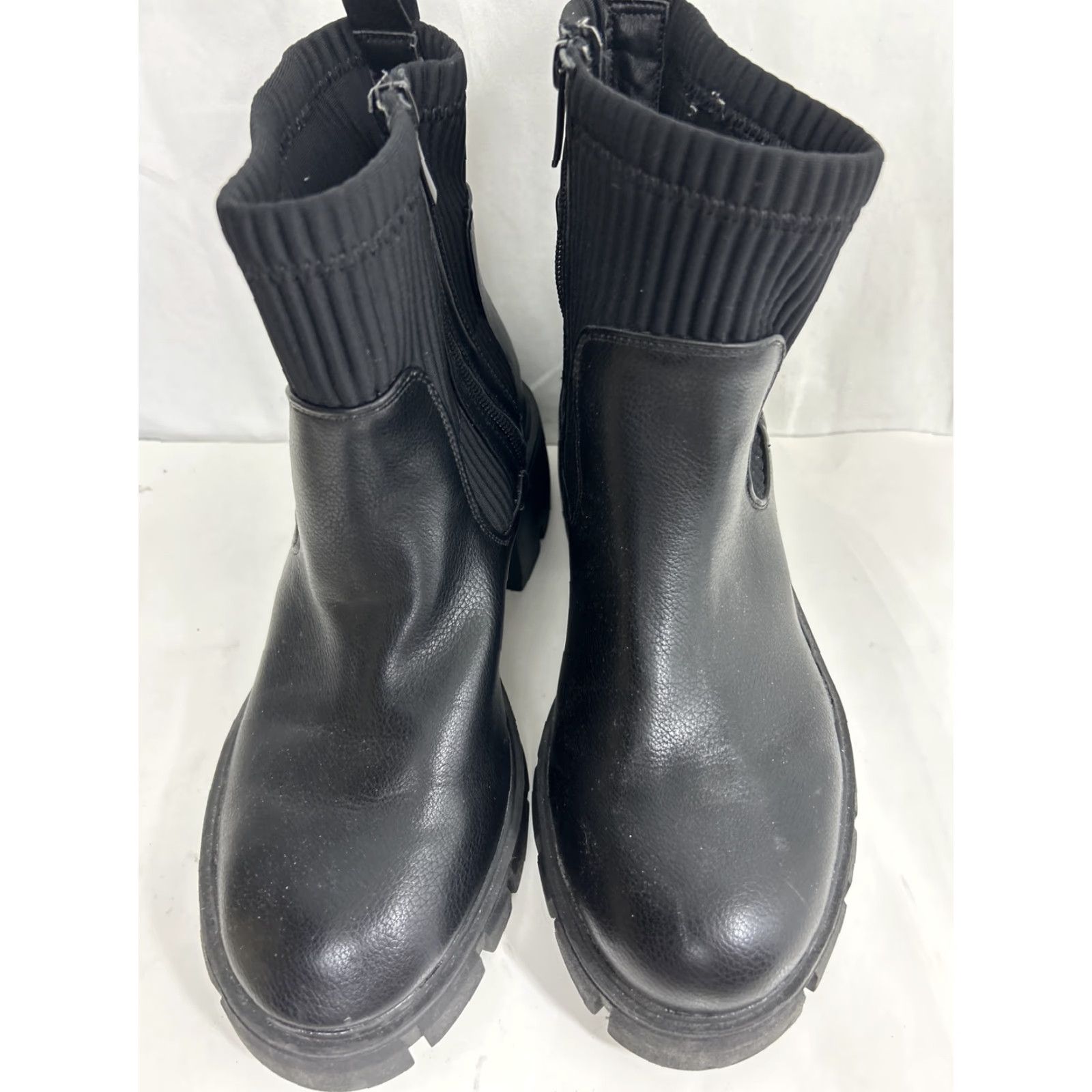 Torrid Torrid Black Chelsea Lug Bootie Ankle Zip Size 10 Women US Shoe Size 10 Chelsea Style Faux Leather Boot MSRP 65 Size US 10 / IT 40 - 4 Thumbnail