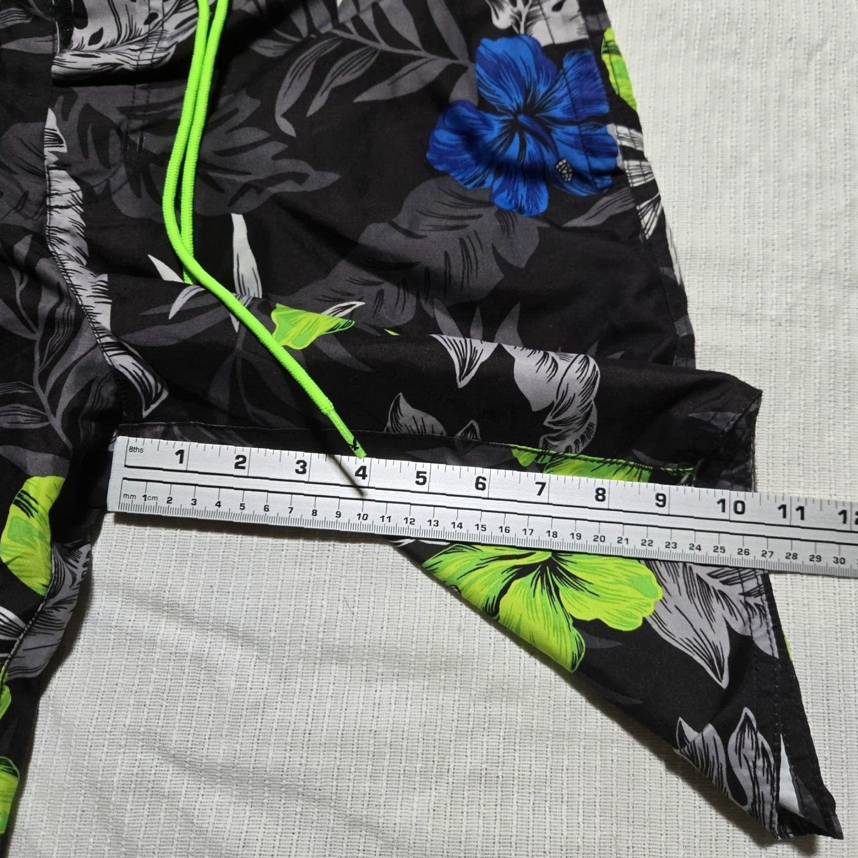 American Eagle Outfitters American Eagle Outfitters Swim Trunks Men M Multicolor Patriotic Elastic Waist Drawstring Pockets Mens Size US 31 - 6 Thumbnail