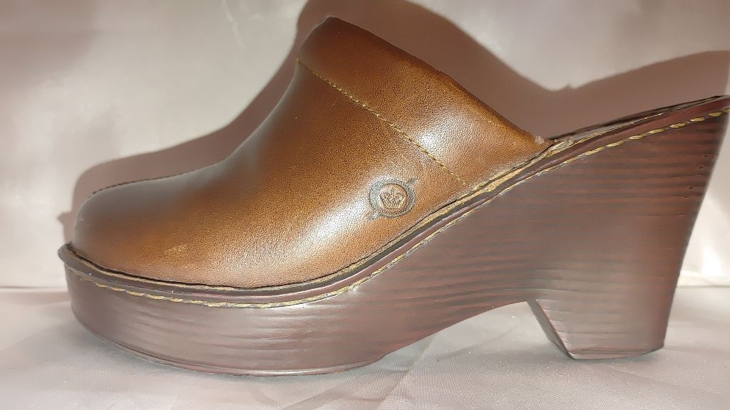 Born Born Natalie Women's Clogs Size 7 Size US 7 / IT 37 - 2 Thumbnail