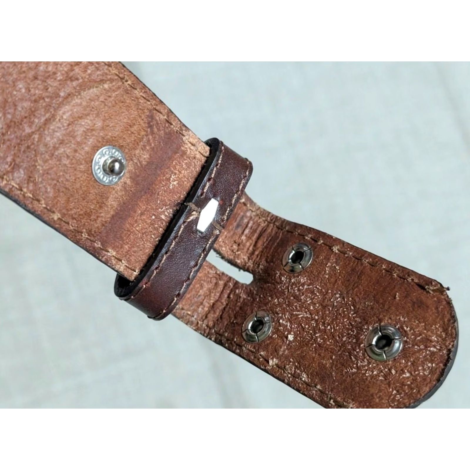 Ariat VINTAGE Ariat belt Tooled leather Western belt 34 Brown Mens 1-1/2" width Southwestern Cowboy Buckle belt 39.5" total length 31.5-35.5 belt holes Size 34 - 5 Thumbnail