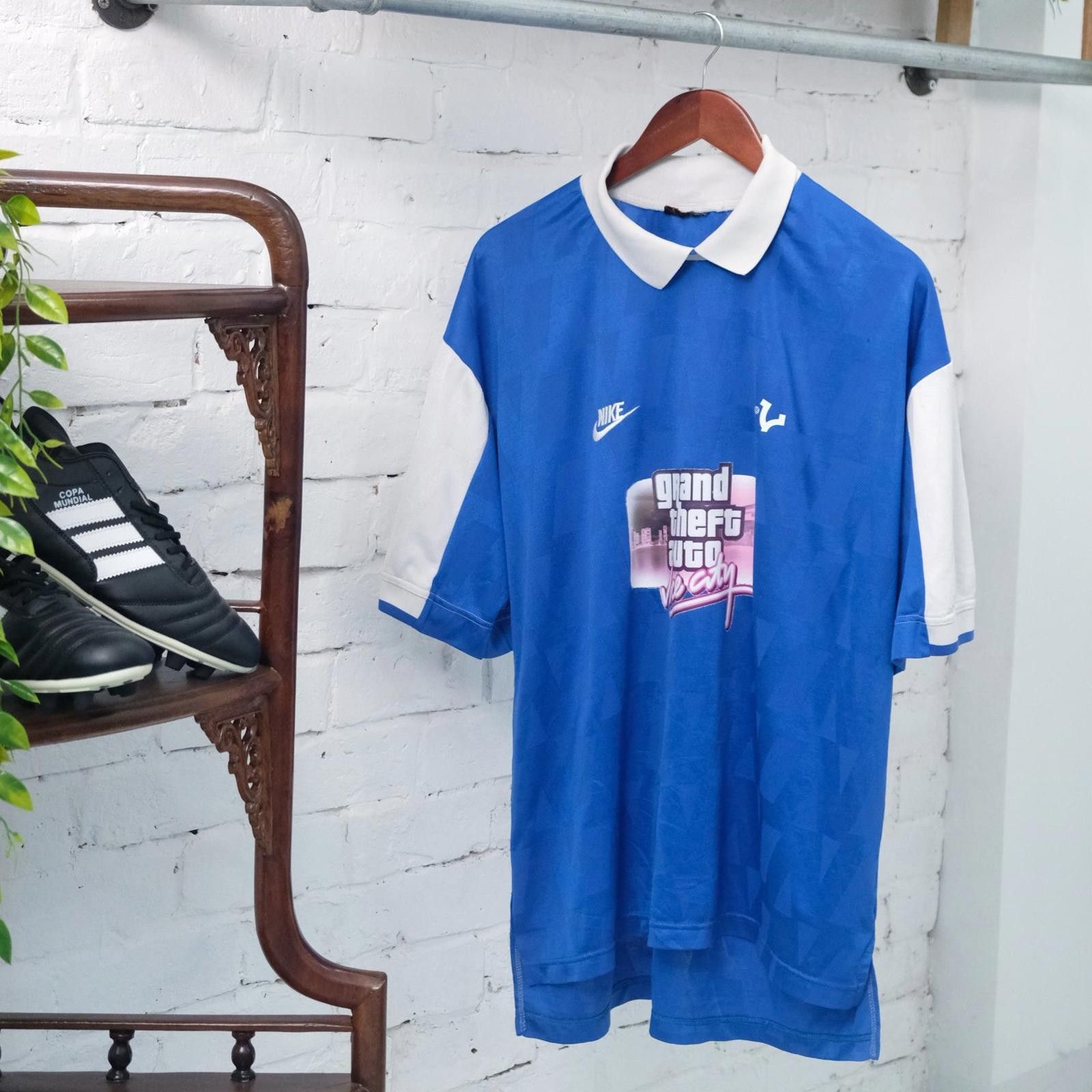 Nike VICE Footbal Store x Grand Theft Auto Custom Football Shirt Size US L / EU 52-54 / 3 - 7 Thumbnail