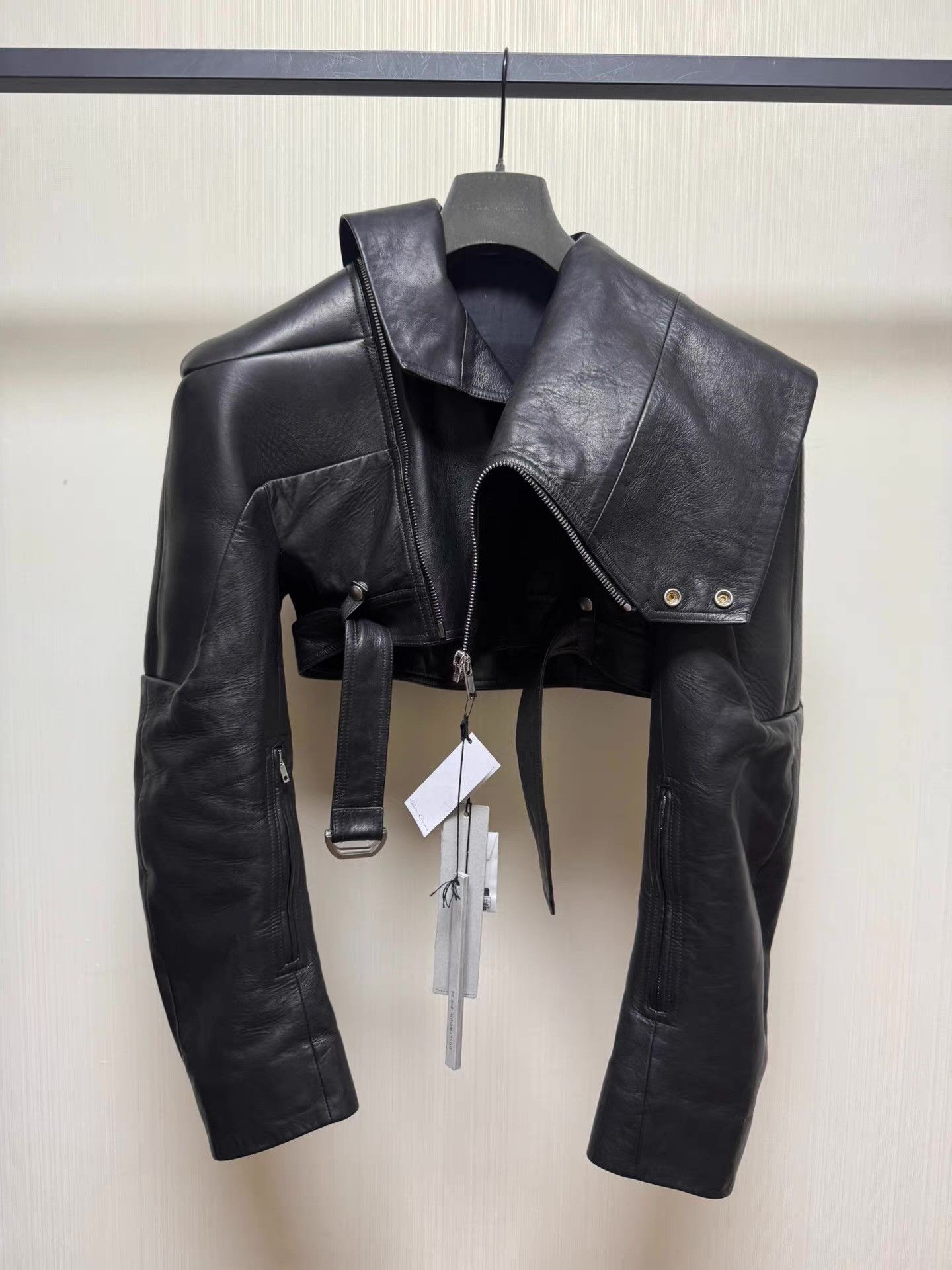 Rick Owens RickOwensSS25cropped padded shoulder moto leather jacket Q8 Size US M / EU 48-50 / 2 - 3 Thumbnail
