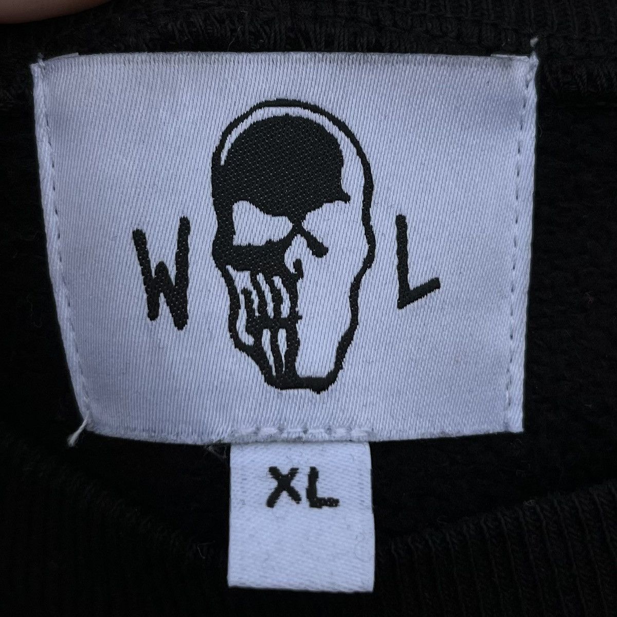 Warren Lotas 2017’ Warren Lotas Emblem Patch Crewneck Sz XL Size US XL / EU 56 / 4 - 3 Thumbnail