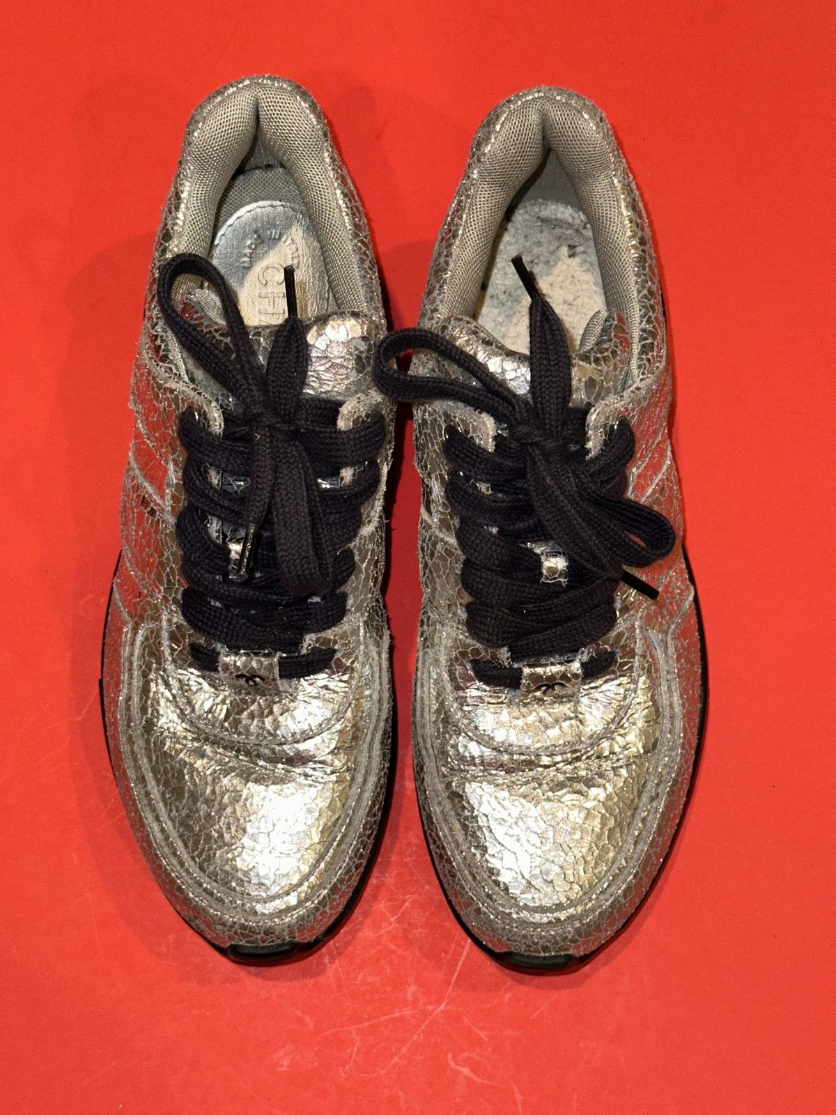Chanel Chanel Silver Texture Leather CC Low Top Sneakers READ FLAWS Size US 8 / IT 38 - 1 Thumbnail