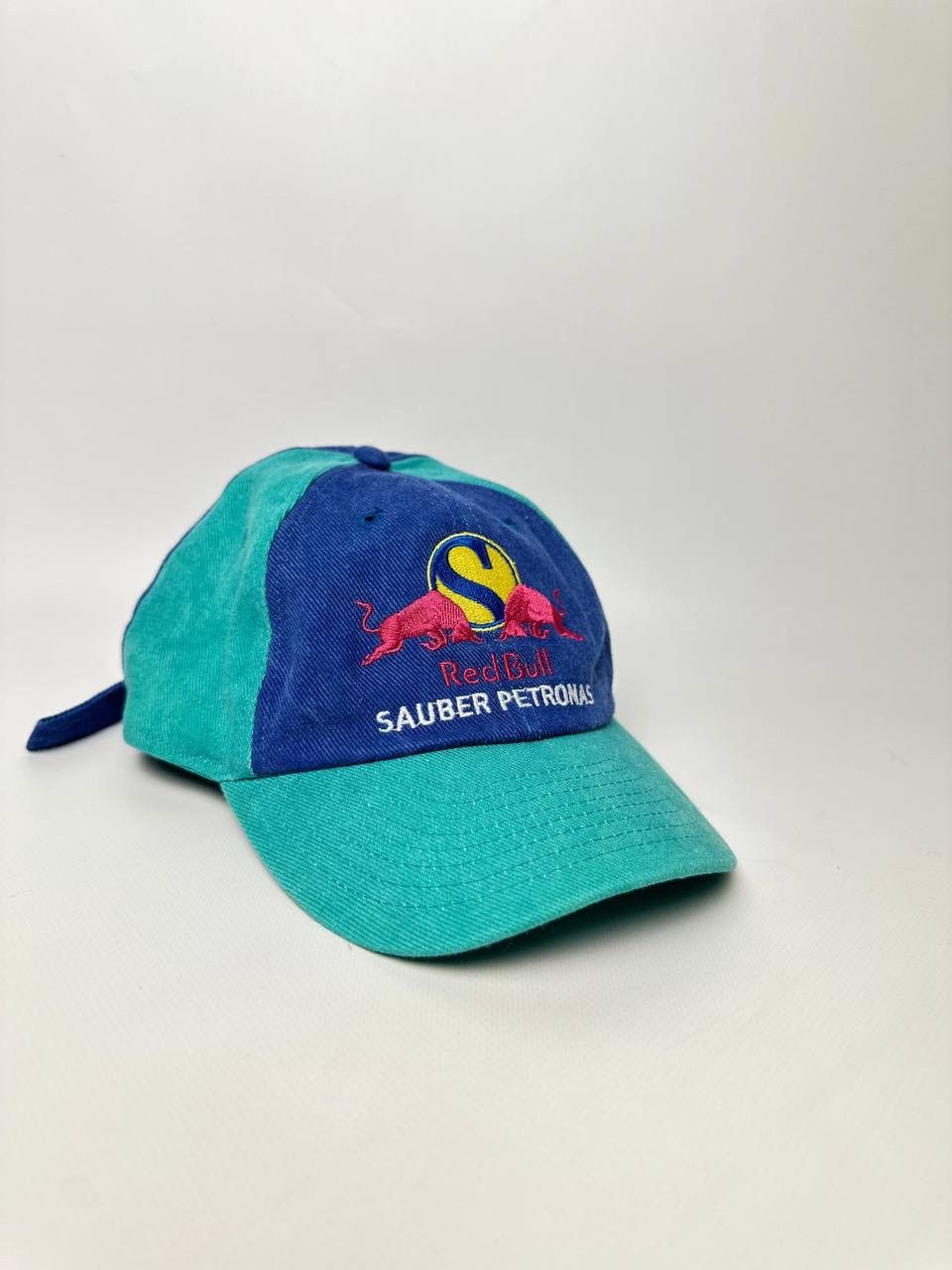 Red Bull Vintage RedBull Sauber Petronas Grandprix F1 Champion Cap Size ONE SIZE - 1 Thumbnail