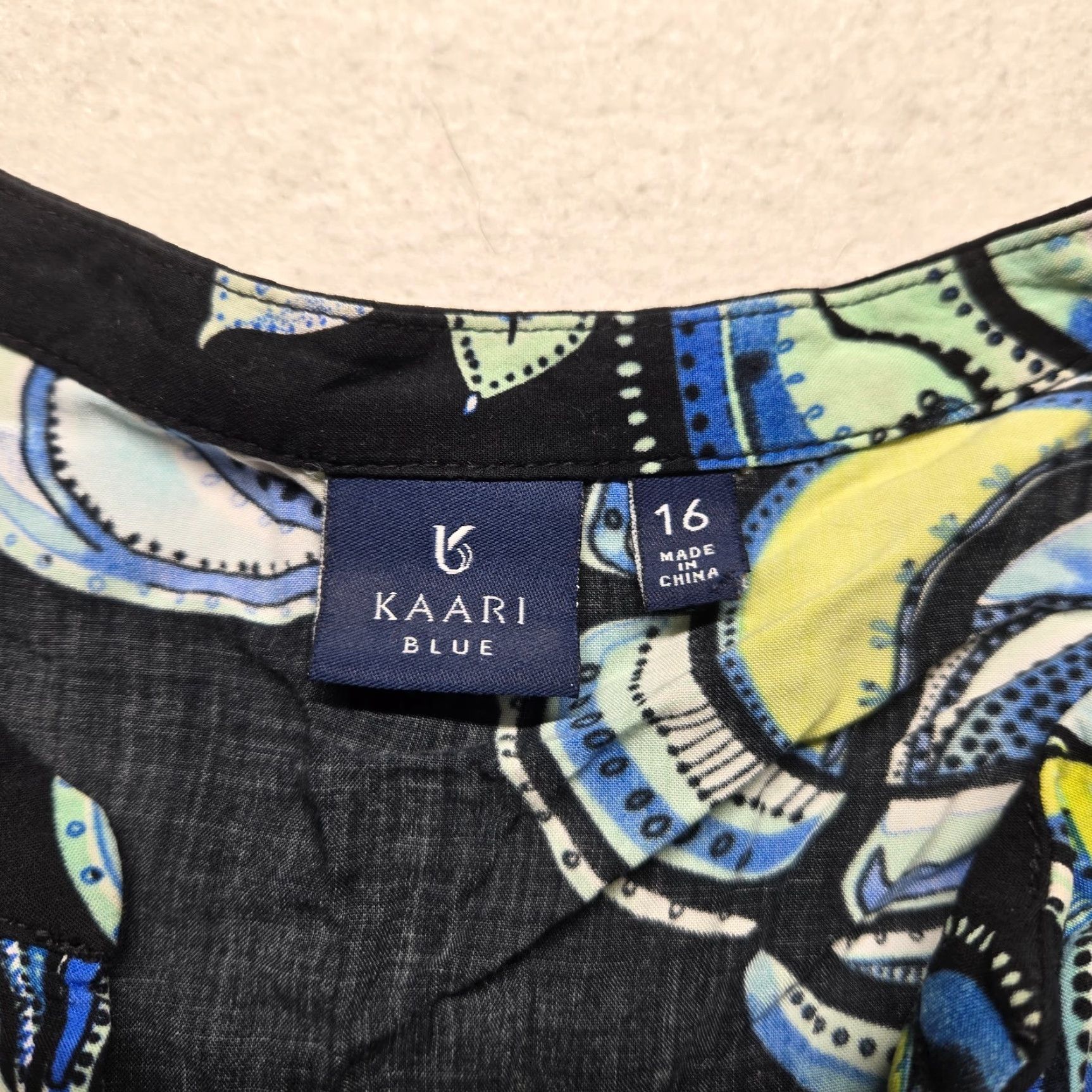 Vintage Kaari Blue Shirt Adult Women's Size 16 Blue Paisley V-Neck 3/4 Sleeve Tunic Womens Size XXL / US 16-18 / IT 52-54 - 3 Thumbnail
