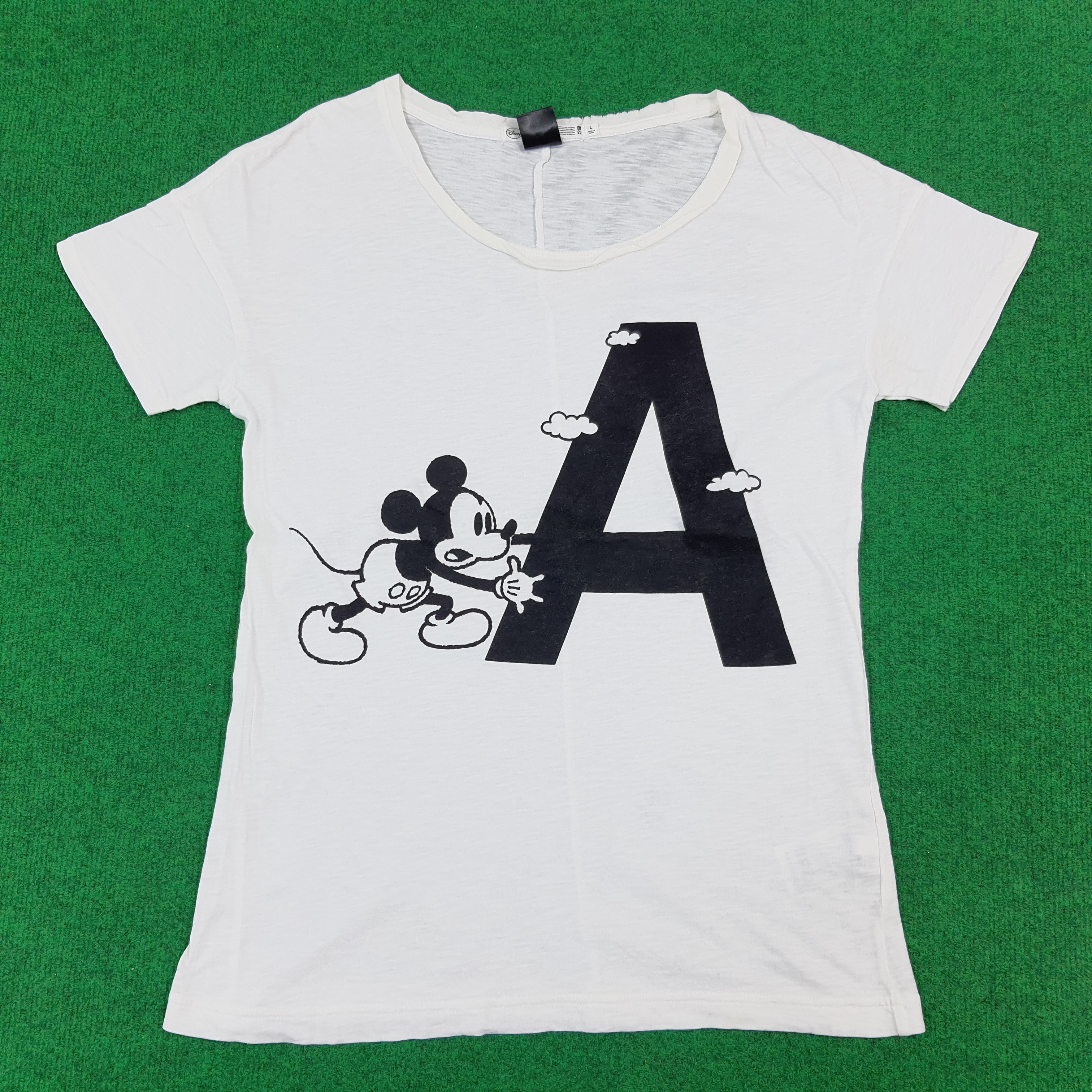 Japanese Brand × Vintage Vintage UU Uniqlo Undercover Disney Mickey Mouse Tshirt Size US M / EU 48-50 / 2 - 1 Thumbnail