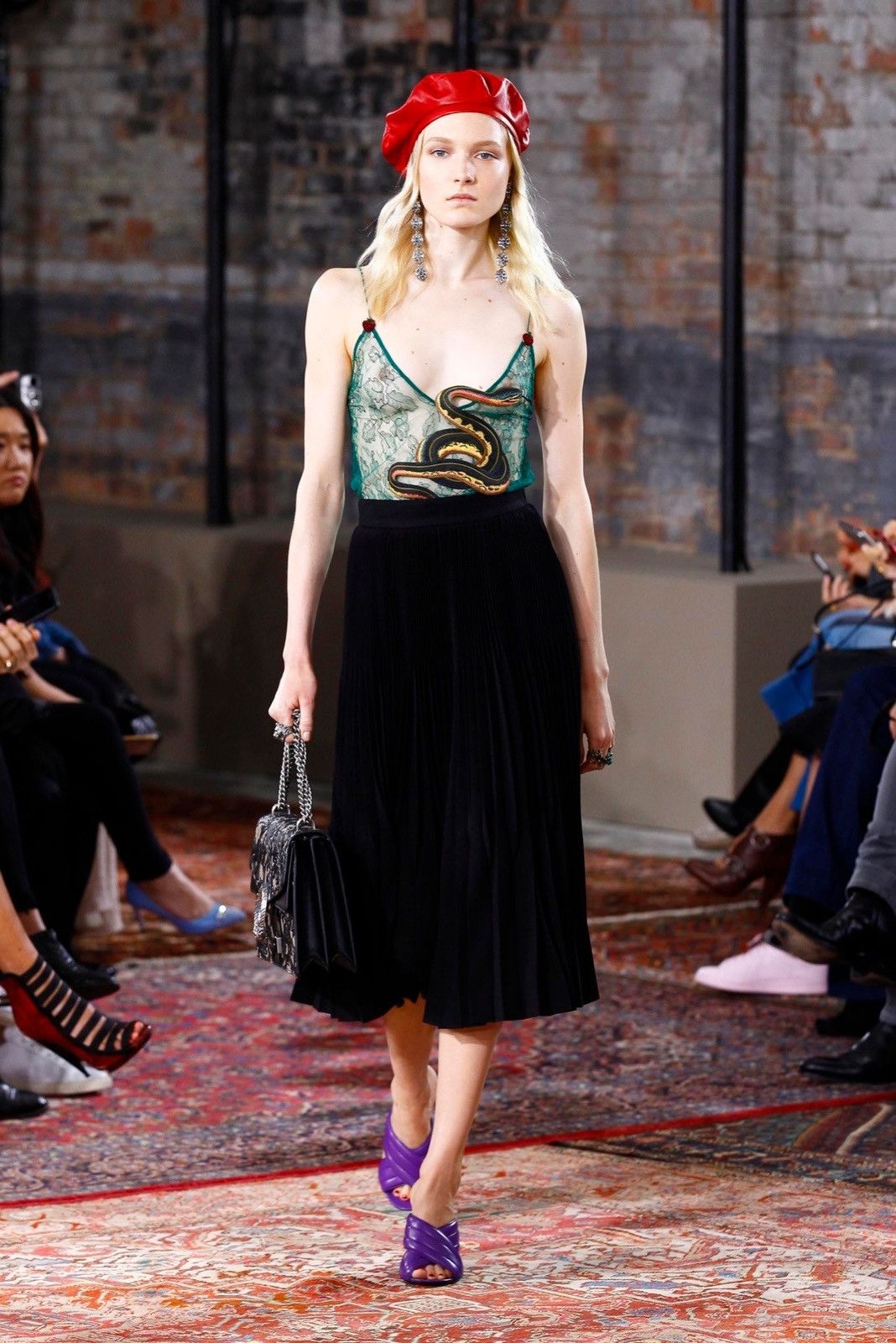Gucci Gucci runway lace crop top Size S / US 4 / IT 40 - 2 Thumbnail