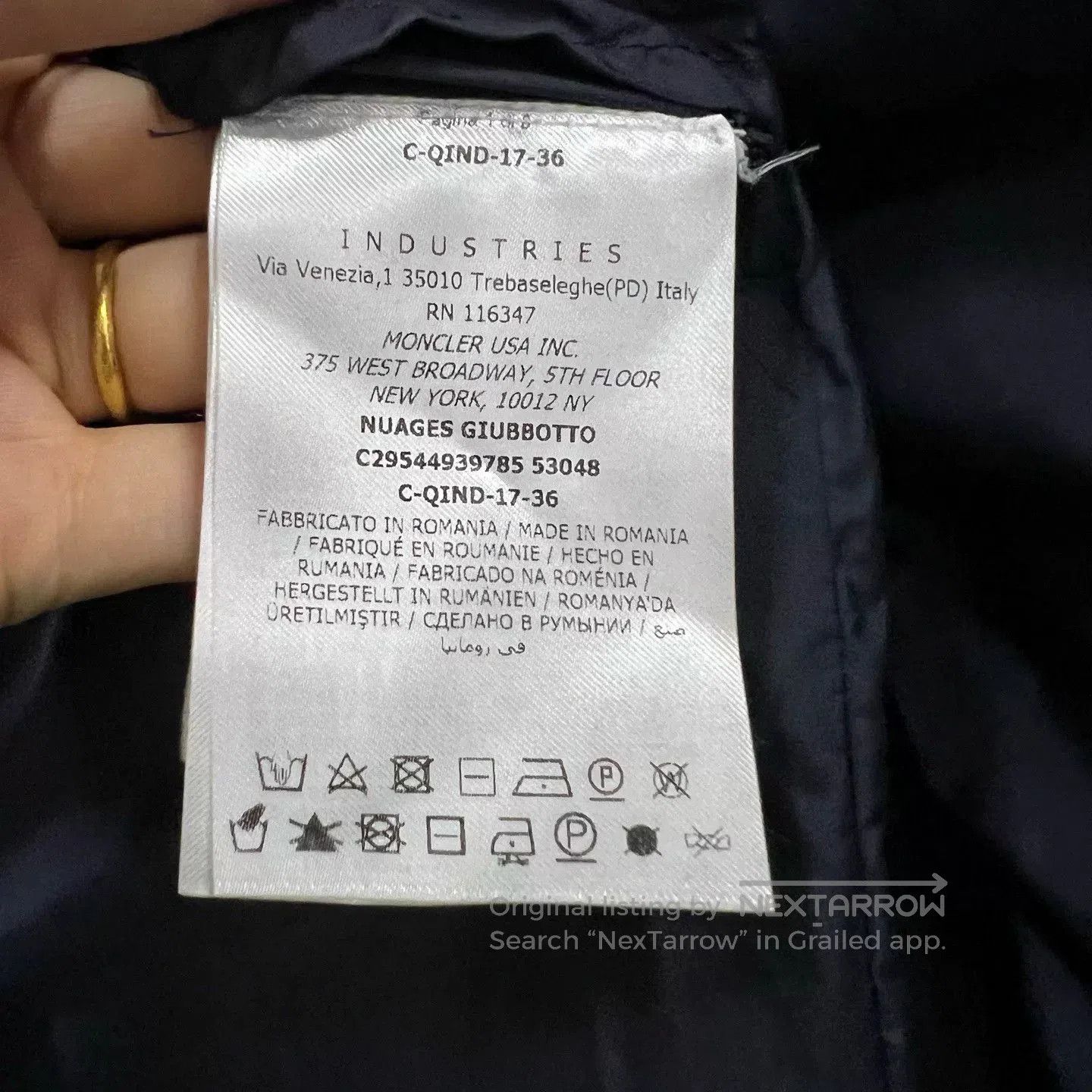 Moncler moncler dark blue puffer jacket size 12. Size US M / EU 48-50 / 2 - 4 Thumbnail