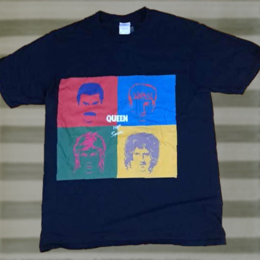 Port & Company Port & Company Rock Band Freddie & Black Box Queen T-Shirt Mens M Black Cotton Short Sleeve Crew Neck Graphic Print 26in Long 18in Chest Regular Fit Size US M / EU 48-50 / 2 - 1 Thumbnail