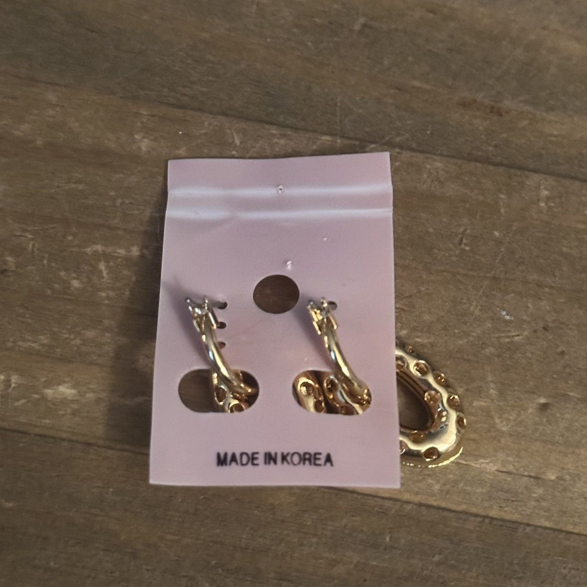 Other Gold tone paved oval dangle earrings Size ONE SIZE - 4 Thumbnail