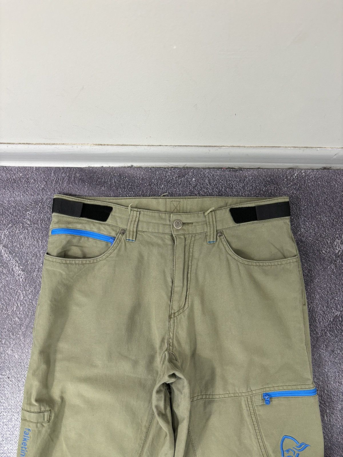 Norrona Norrona Men’s Falketind Olive Green Outdoor Cotton Shorts Size US 30 / EU 46 - 9 Thumbnail