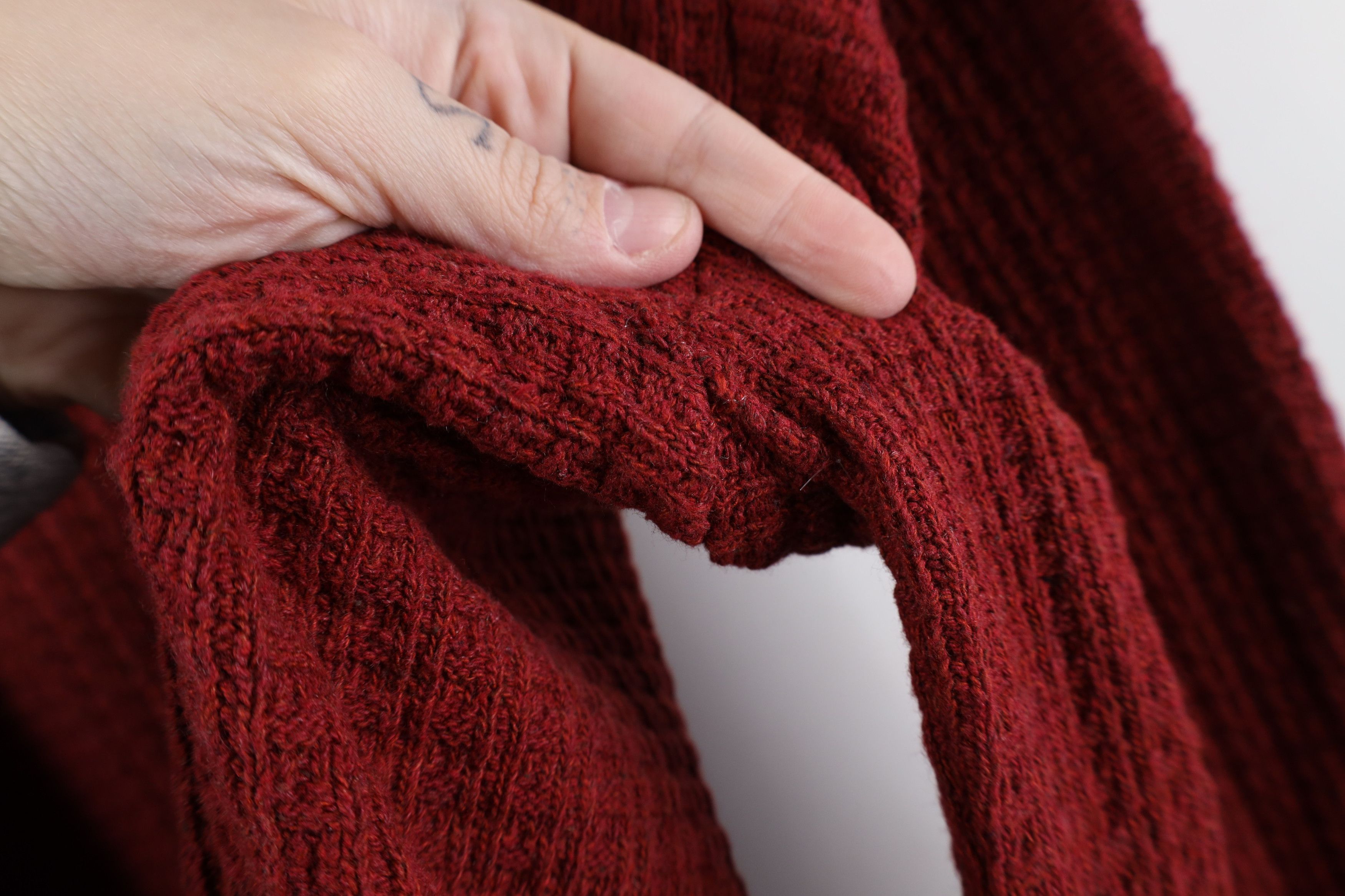 Vintage Vintage 90s Streetwear Waffle Knit Henley Sweater Red Size US L / EU 52-54 / 3 - 6 Thumbnail