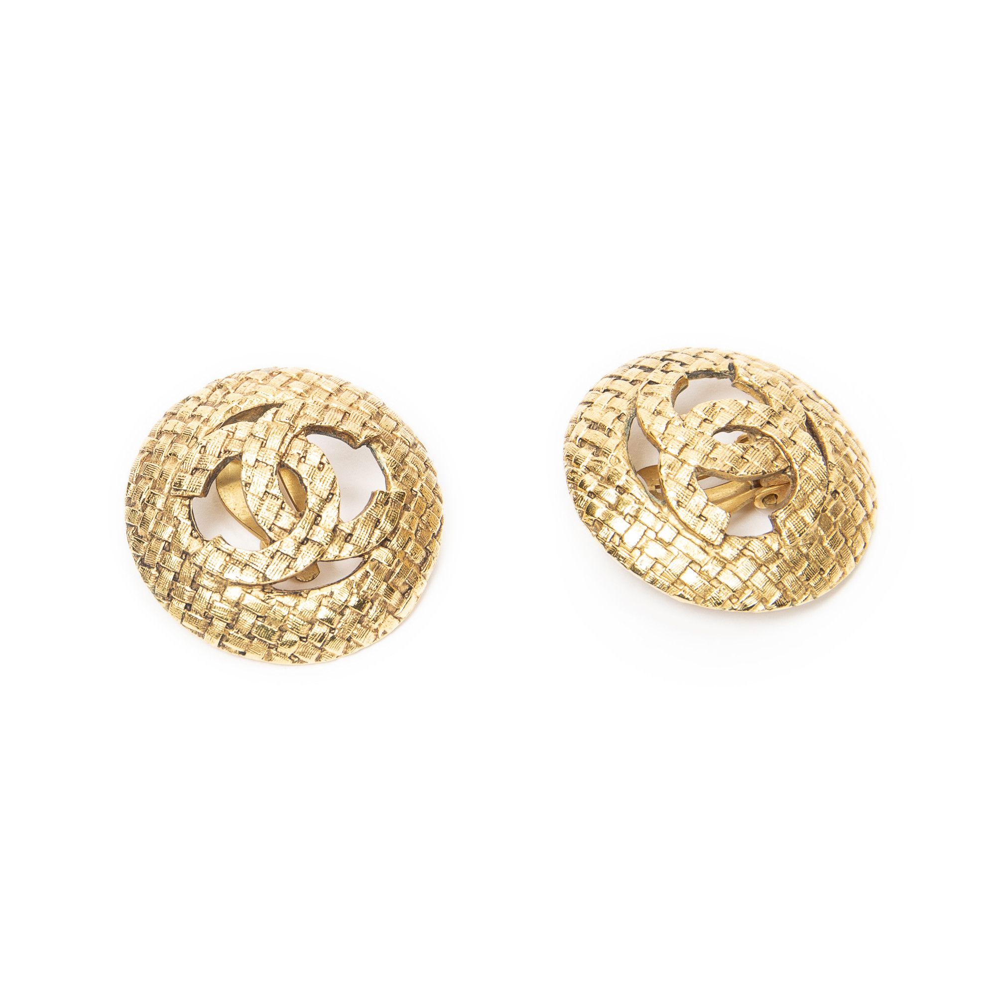 Chanel CC Quilted Round Clip On Earrings Size ONE SIZE - 1 Thumbnail