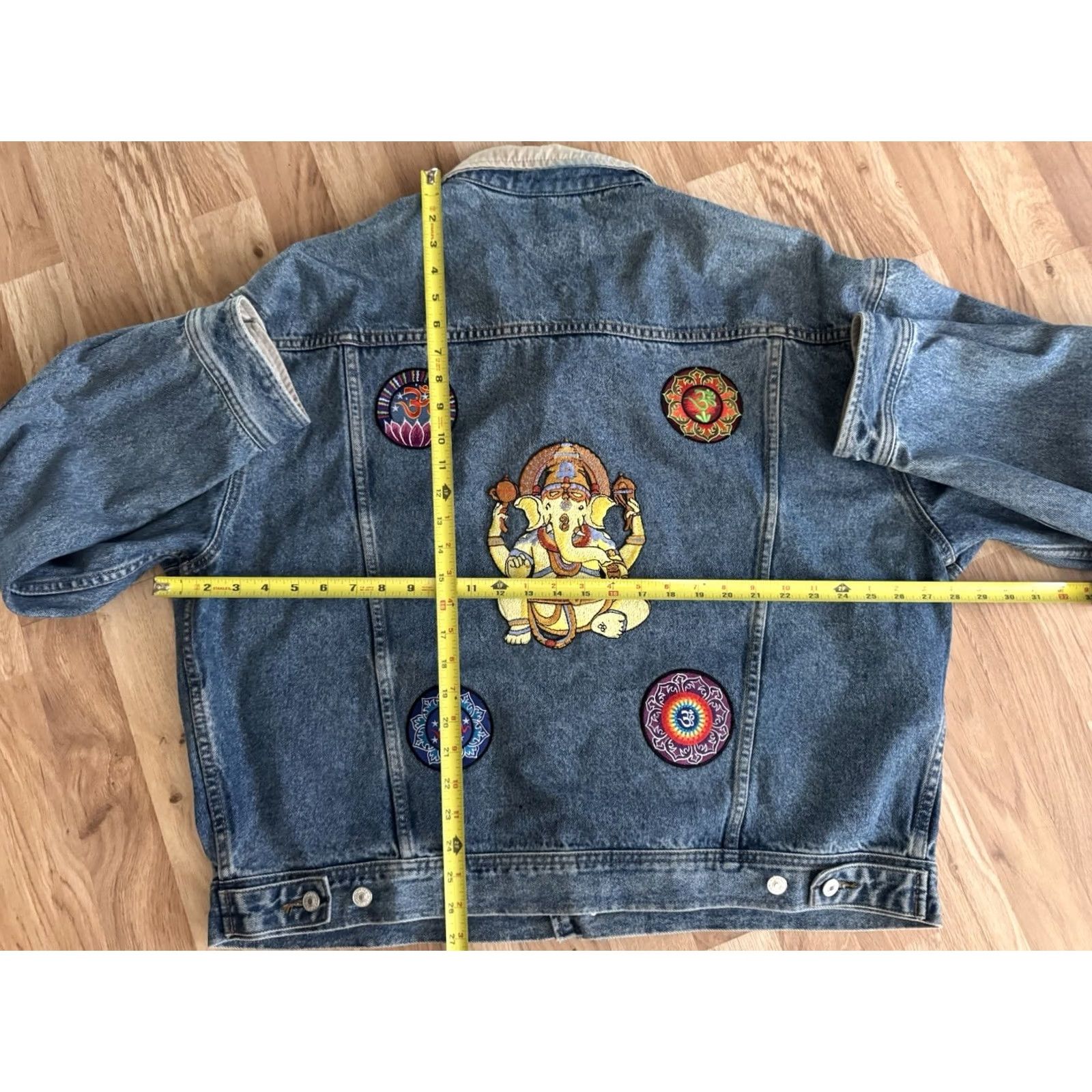 Tommy Hilfiger VINTAGE Tommy Hilfiger Jacket Denim Crest Logo Jean Patchwork Size XXL Mens 90s Size US 39 - 4 Thumbnail