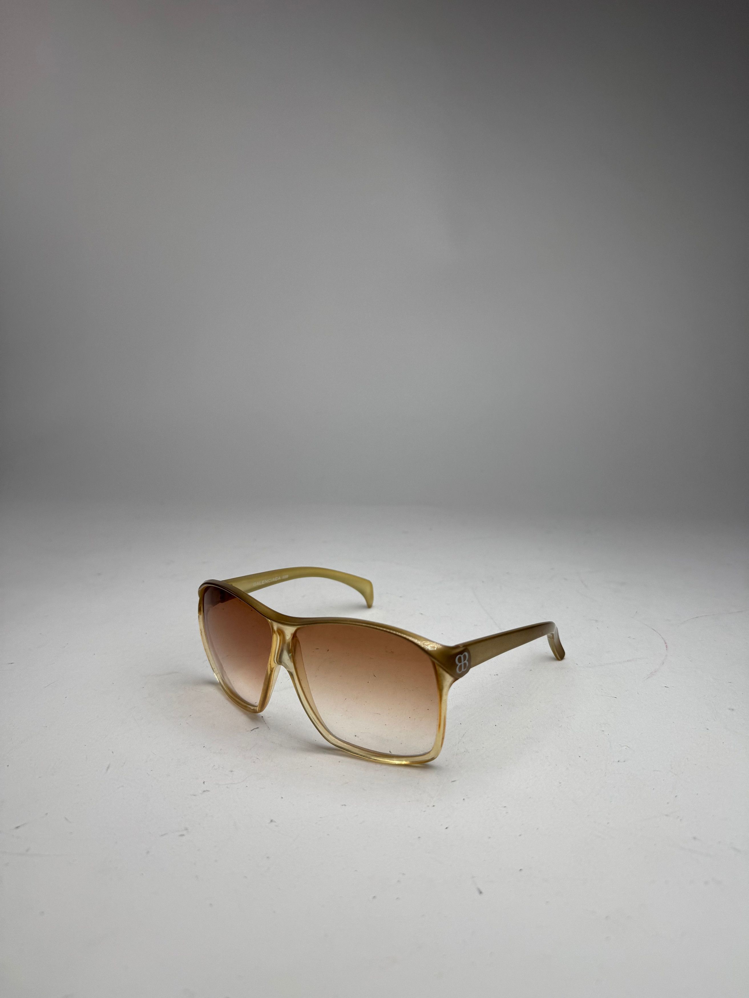 Balenciaga Vintage Overd Sunglasses Golden Size ONE SIZE - 1 Thumbnail