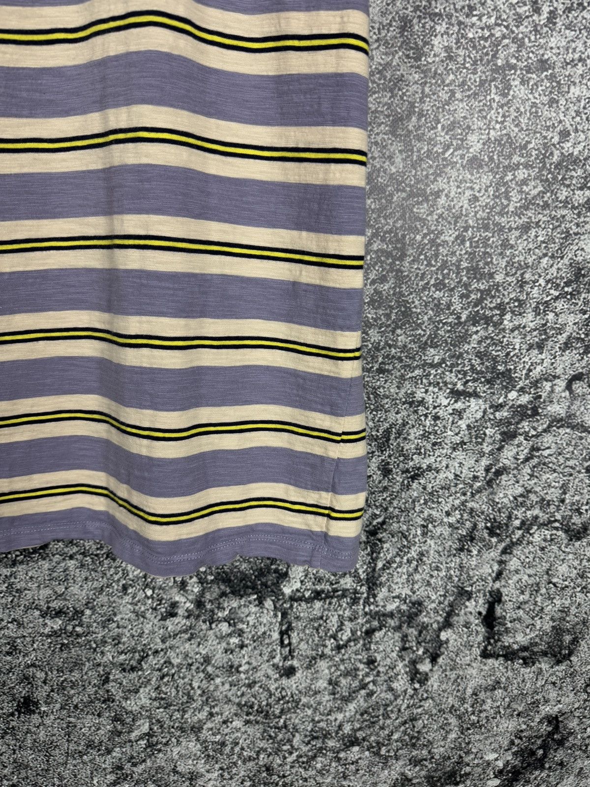 Guess Guess Los Angeles Striped T-Shirt Originals Vintage Size L Size US L / EU 52-54 / 3 - 13 Thumbnail