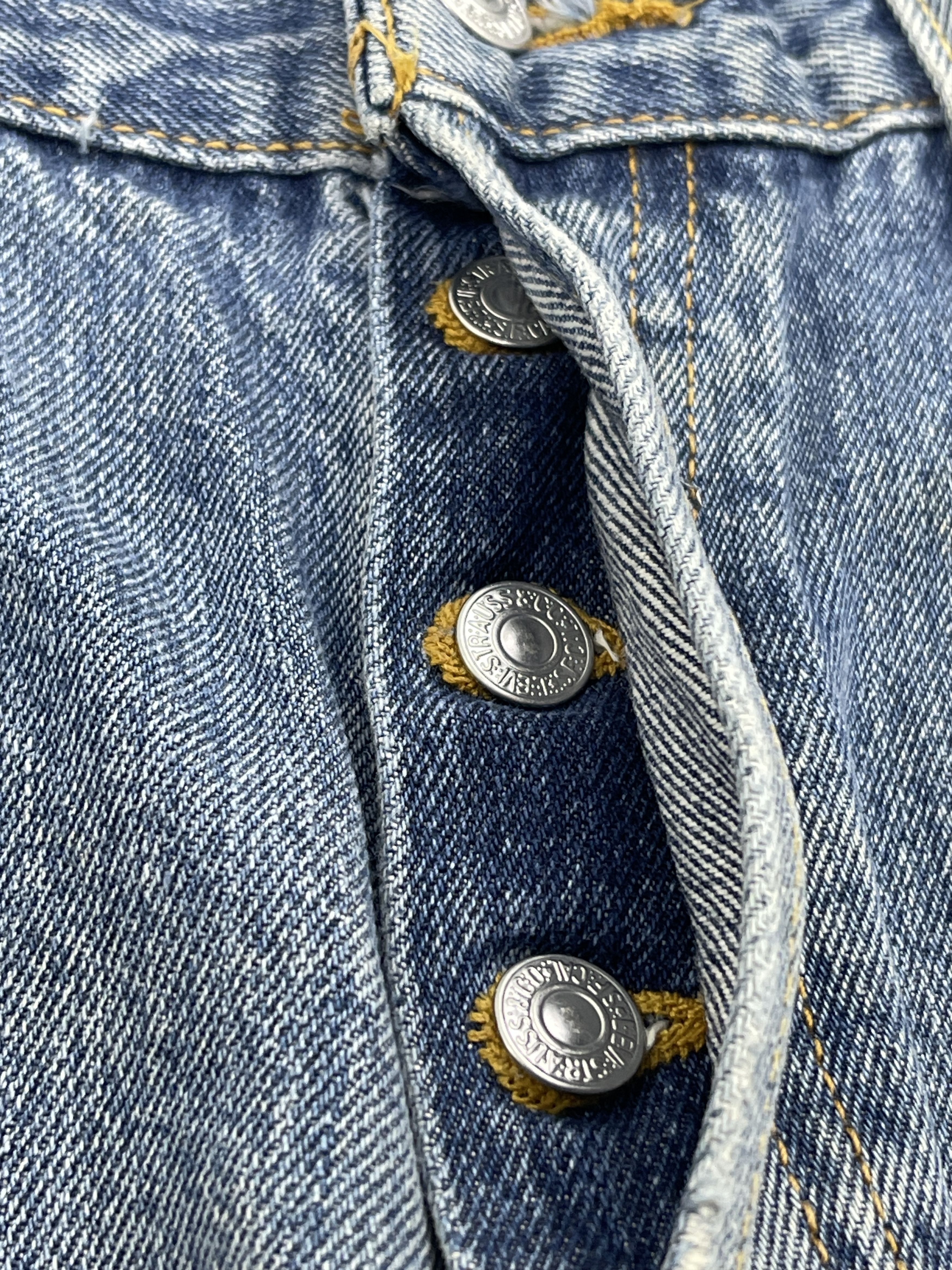 Levi's × Vintage Vintage Levis 501 Light Washed Jeans Size US 33 - 12 Thumbnail