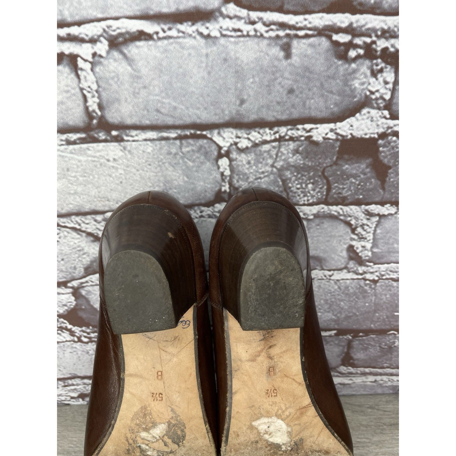 Bally Bally Brown Leather Kiltie Tassel Loafers Kitten Heel Shoes Size US 6.5 / IT 36.5 - 9 Thumbnail
