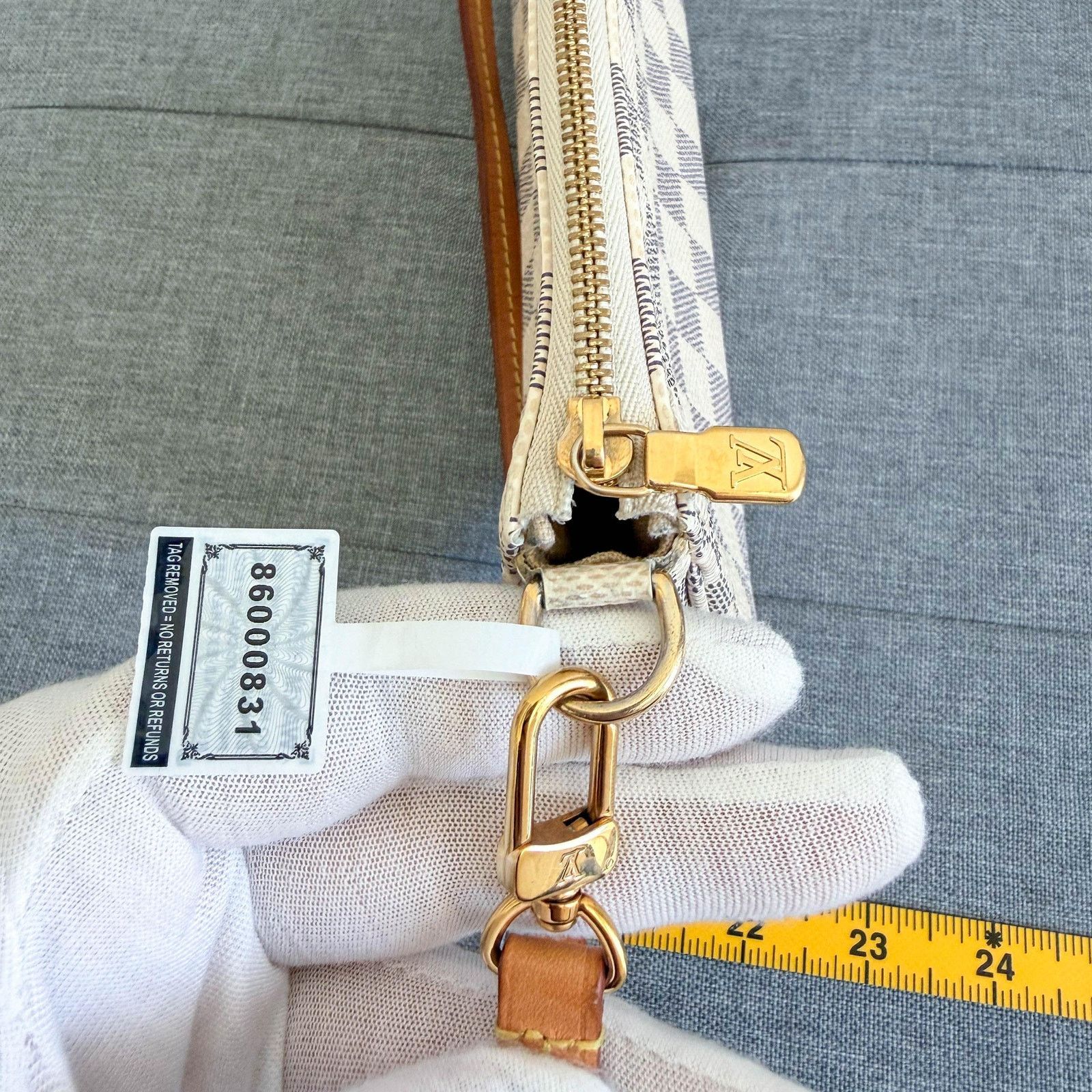 Louis Vuitton Authentic Louis Vuitton Damier Azur Pochette Accessories Bag Size ONE SIZE - 4 Thumbnail