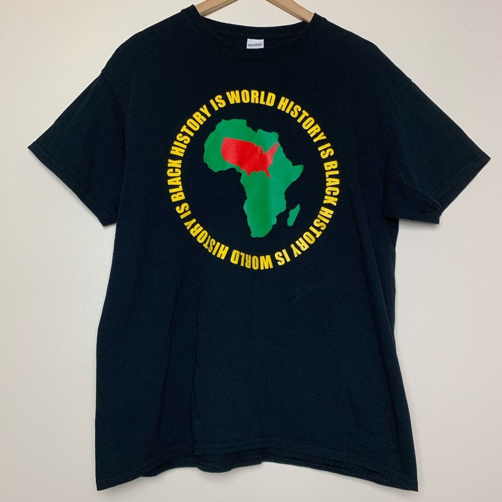 Gildan Black History is World History Graphic Tee Unisex Large Size L / US 10 / IT 46 - 7 Thumbnail