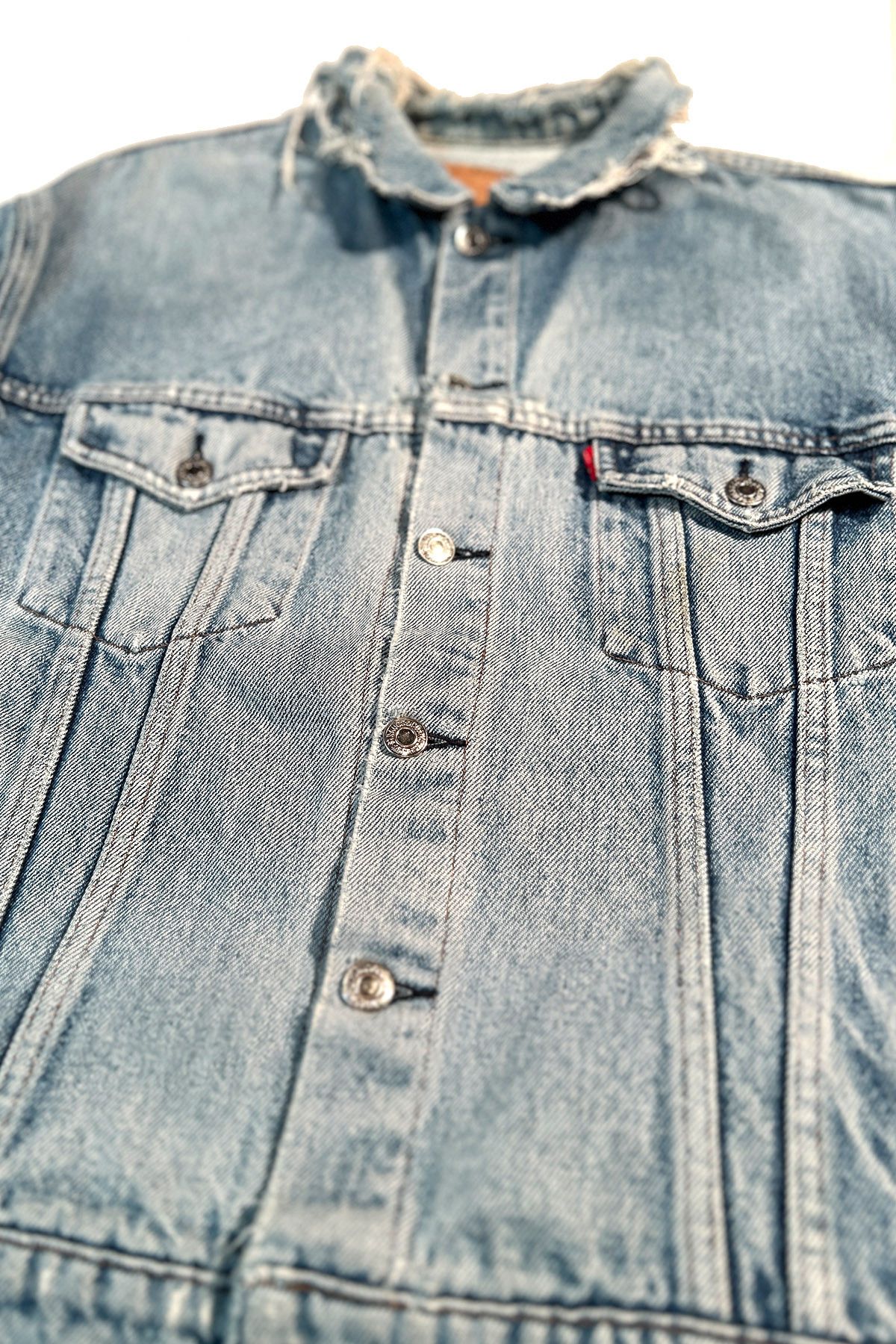 Levi's Vintage Clothing VINTAGE LEVI'S DESTROYED & DISTRESSED DENIM JACKET Size US L / EU 52-54 / 3 - 2 Thumbnail