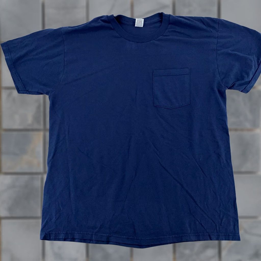 Fruit Of The Loom Vintage Fruit of the Loom Navy Blue Pocket T-Shirt Mens L/XL Crew Neck Short Sleeve Cotton Blend Solid with Pocket Size US L / EU 52-54 / 3 - 1 Thumbnail
