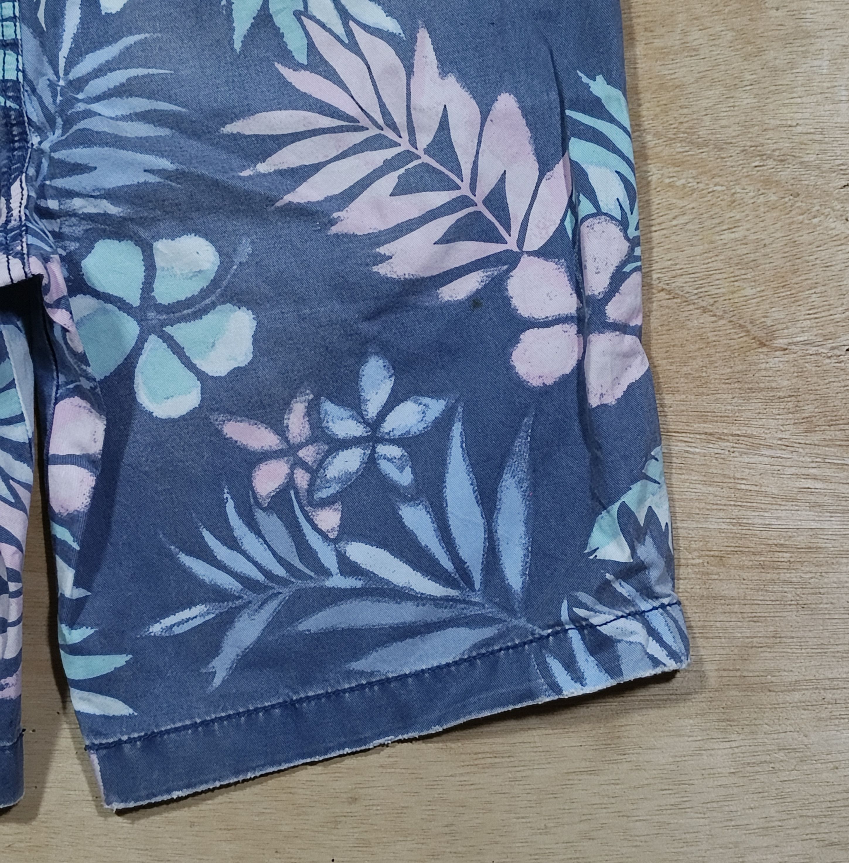 Hollister HOLLISTER Blue Tropical Floral AOP Short Pants Size US 32 / EU 48 - 8 Thumbnail
