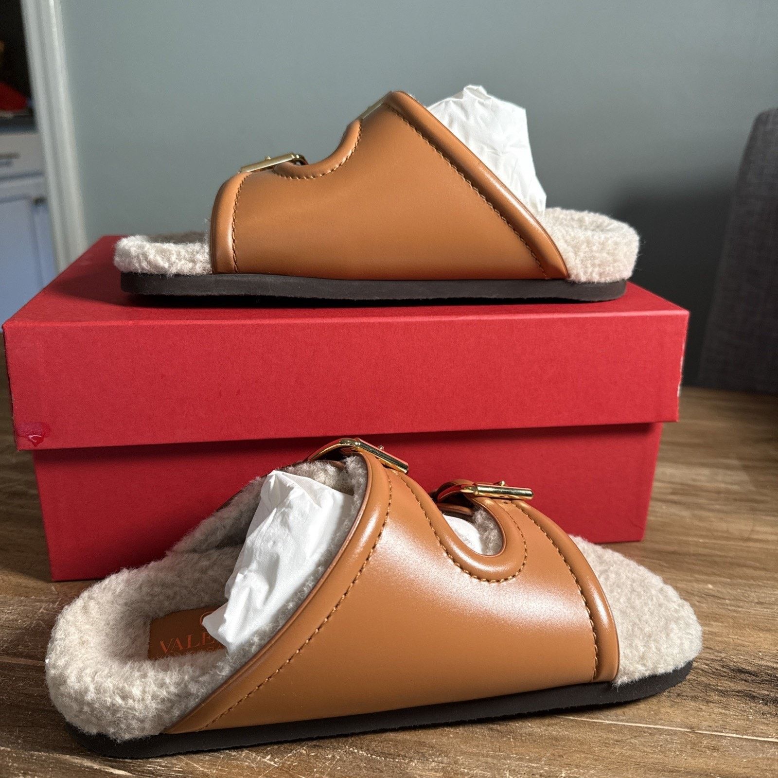 Valentino Valentino Garavani Leather Slide Sandals Almond EU37 US6.5 Size US 6.5 / IT 36.5 - 4 Thumbnail