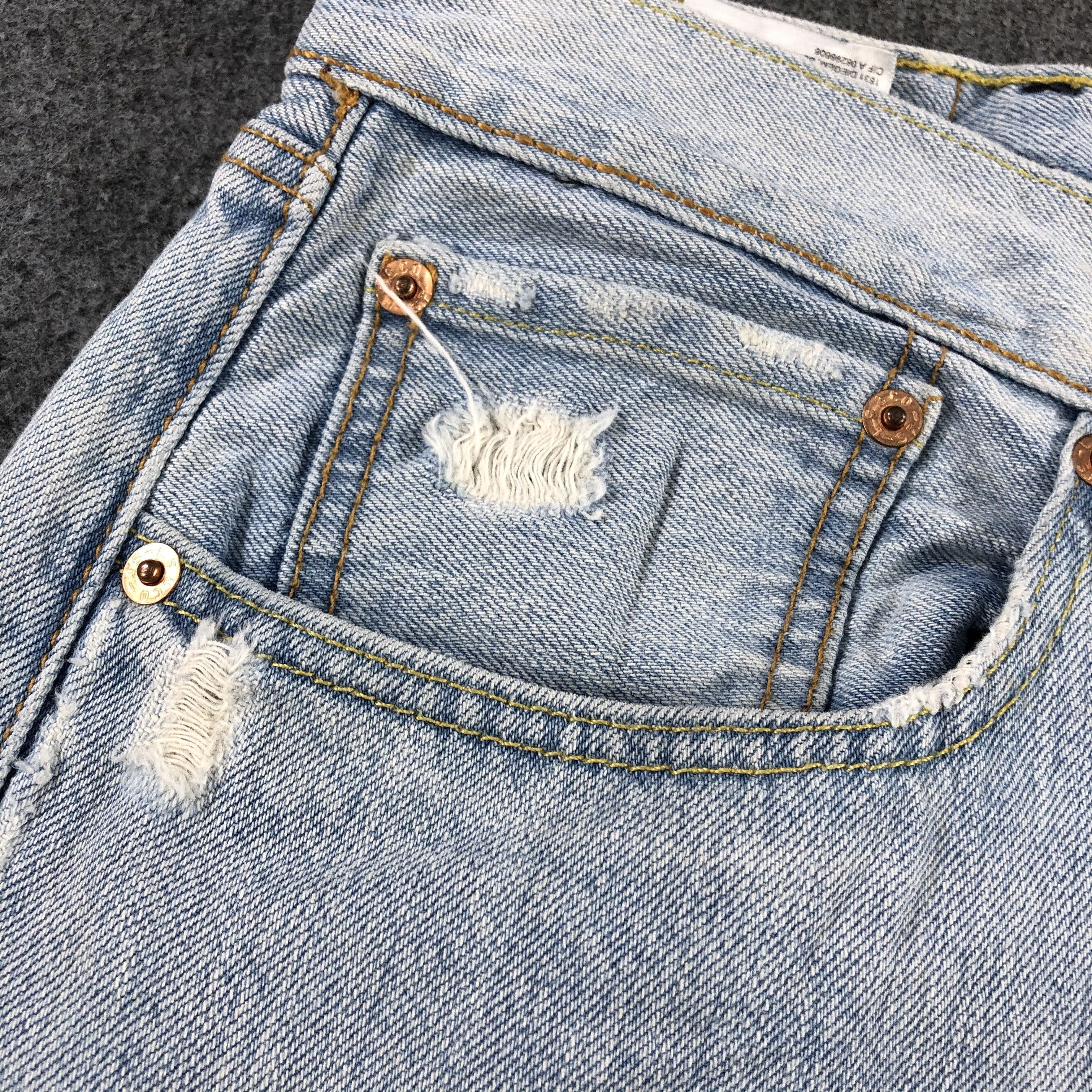 Levi's Vintage Light Wash Levis 501 Jeans-J2122 Size US 39 - 12 Thumbnail