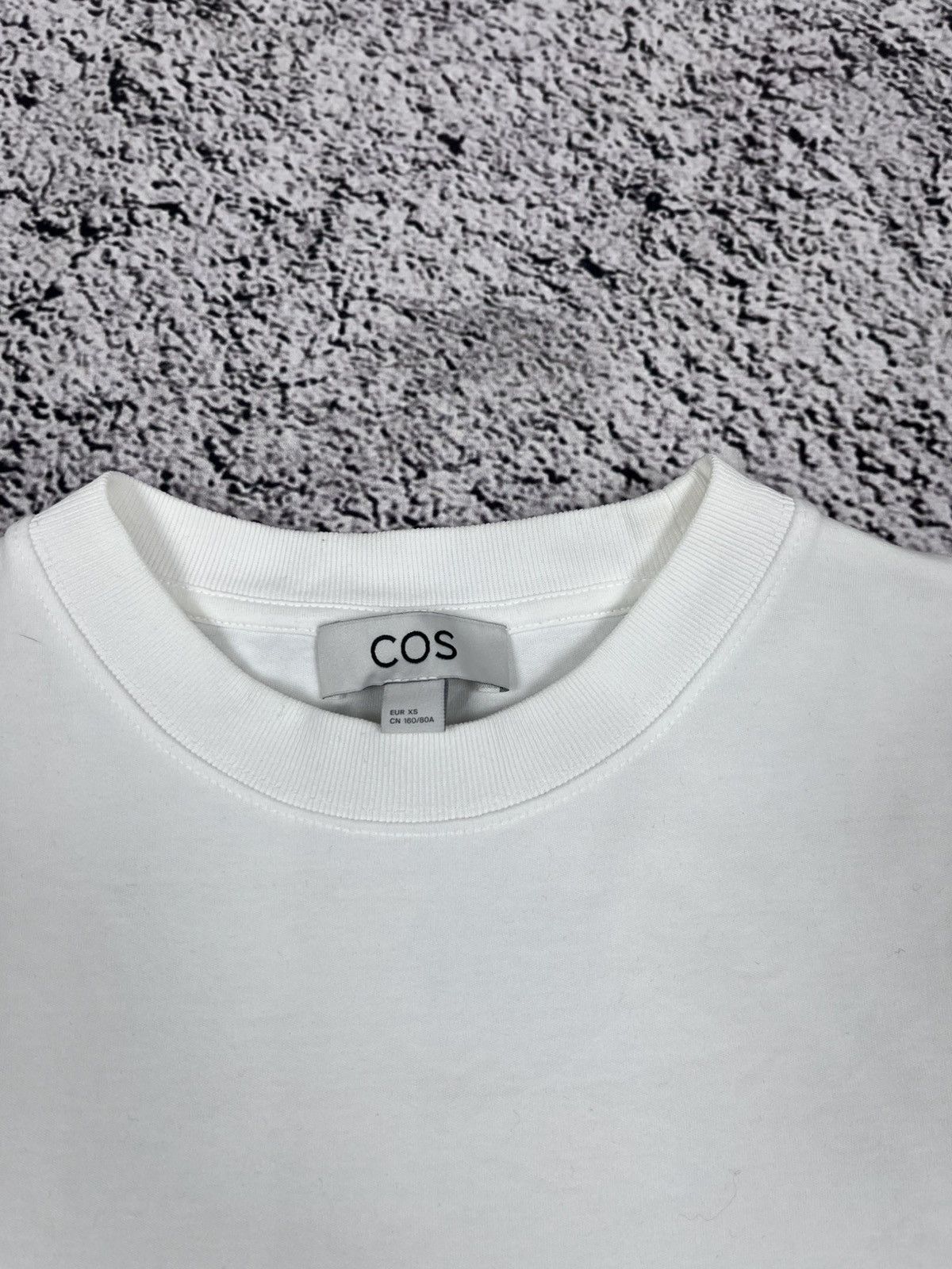 Cos Vintage Y2K Cos White Blank T Shirt size XS Streetwear Size XS / US 0-2 / IT 36-38 - 2 Thumbnail