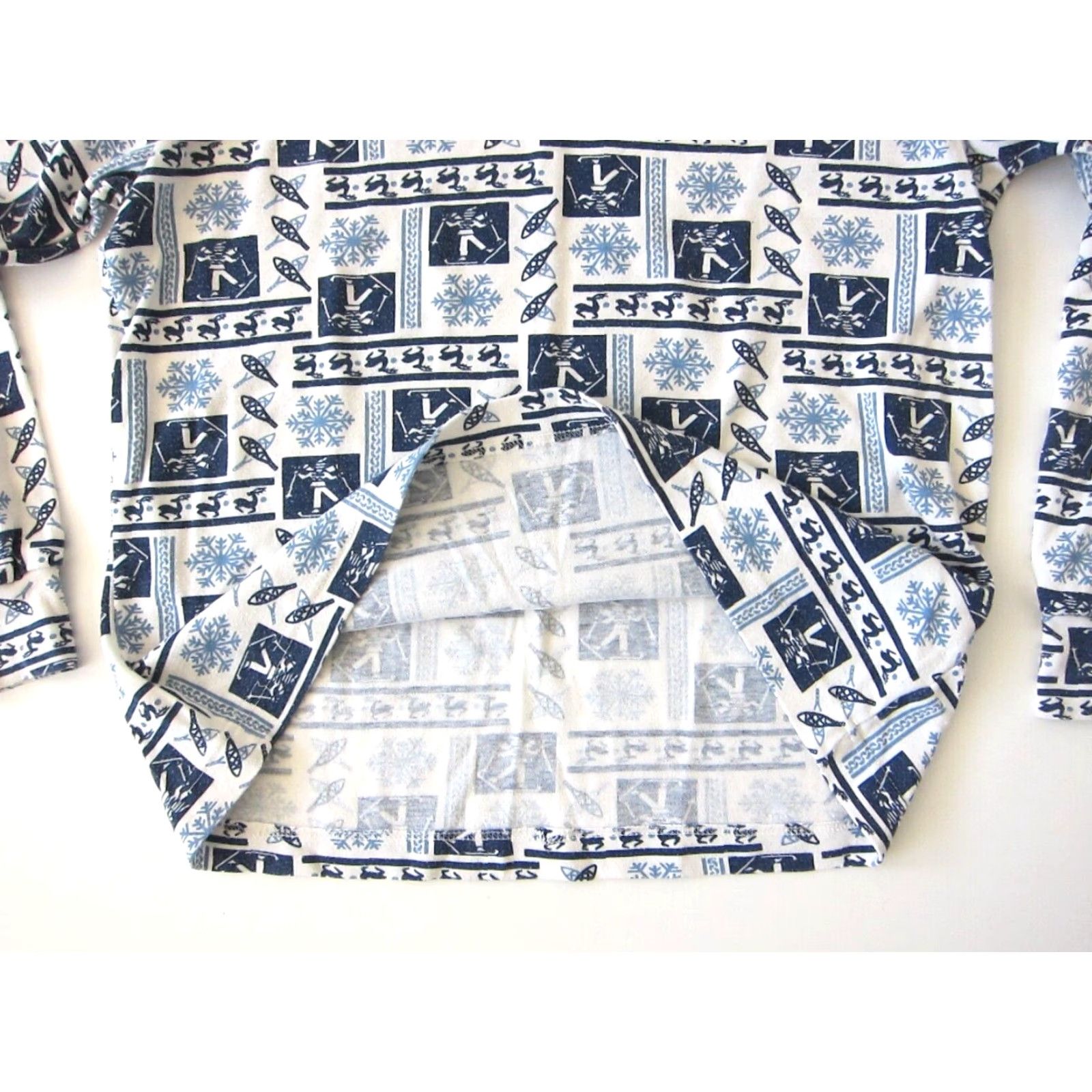 Vintage VINTAGE Jason Maxwell Blue White Ski Deer Snow Long Sleeve Turtle Neck Shirt S-M Women Size S / US 4 / IT 40 - 6 Thumbnail